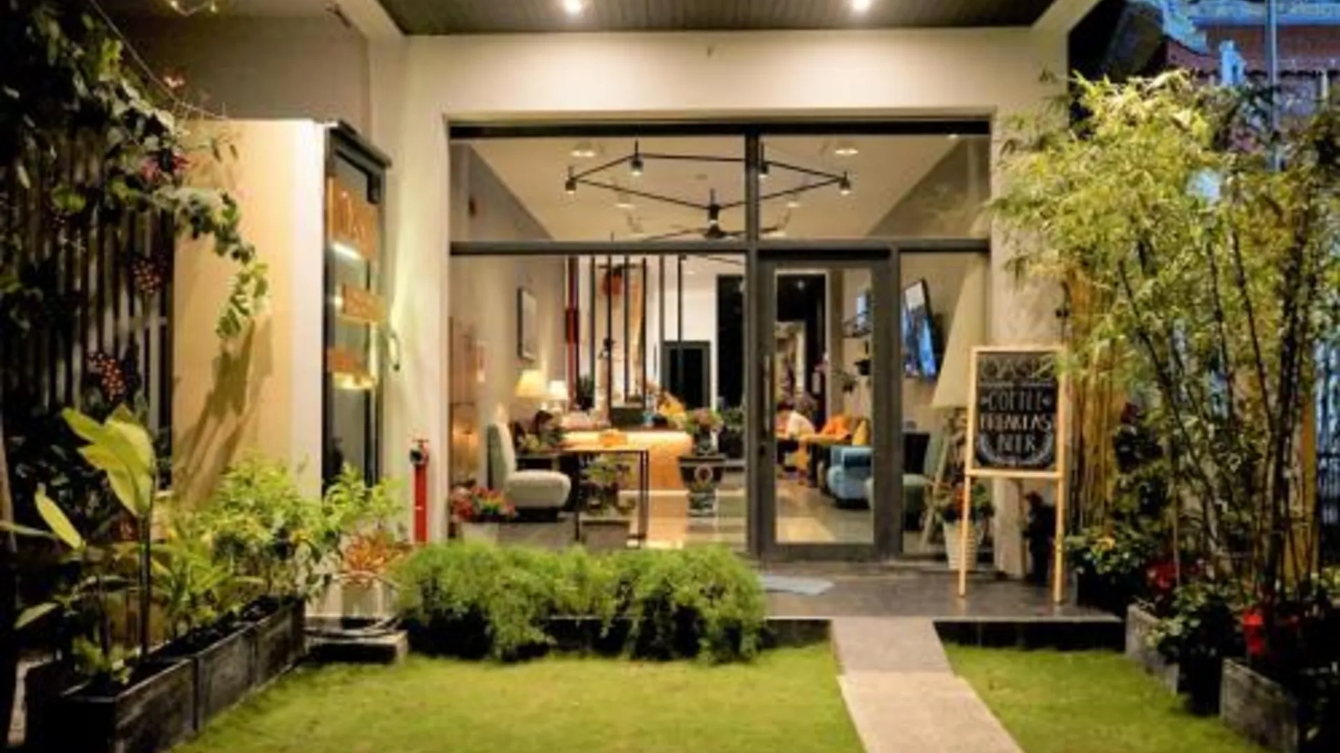 다낭 오아시스 호텔 앤 아파트먼트 호텔 외관