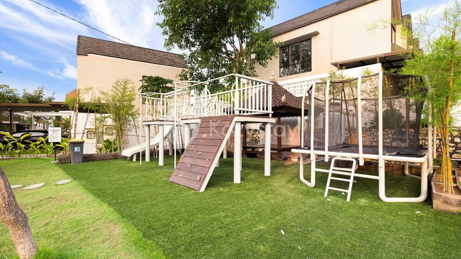 발리 울루와투의 빌라 (105m², 침실 3개, 프라이빗 욕실 2개) 4성급 게스트하우스 레스토랑