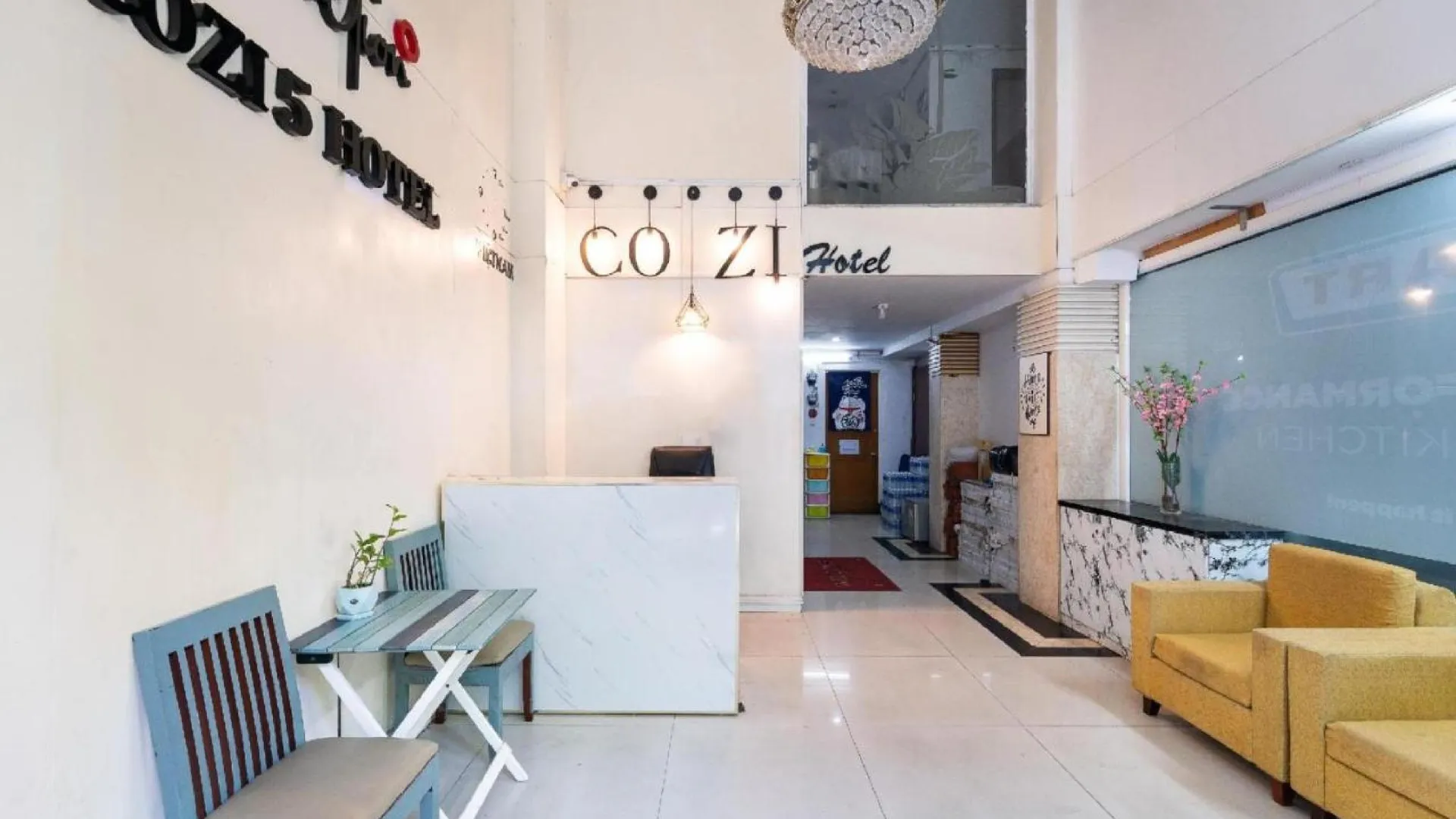 호치민 단센터 오 코지 5 호텔 SECC 근처 3성급 호텔 로비