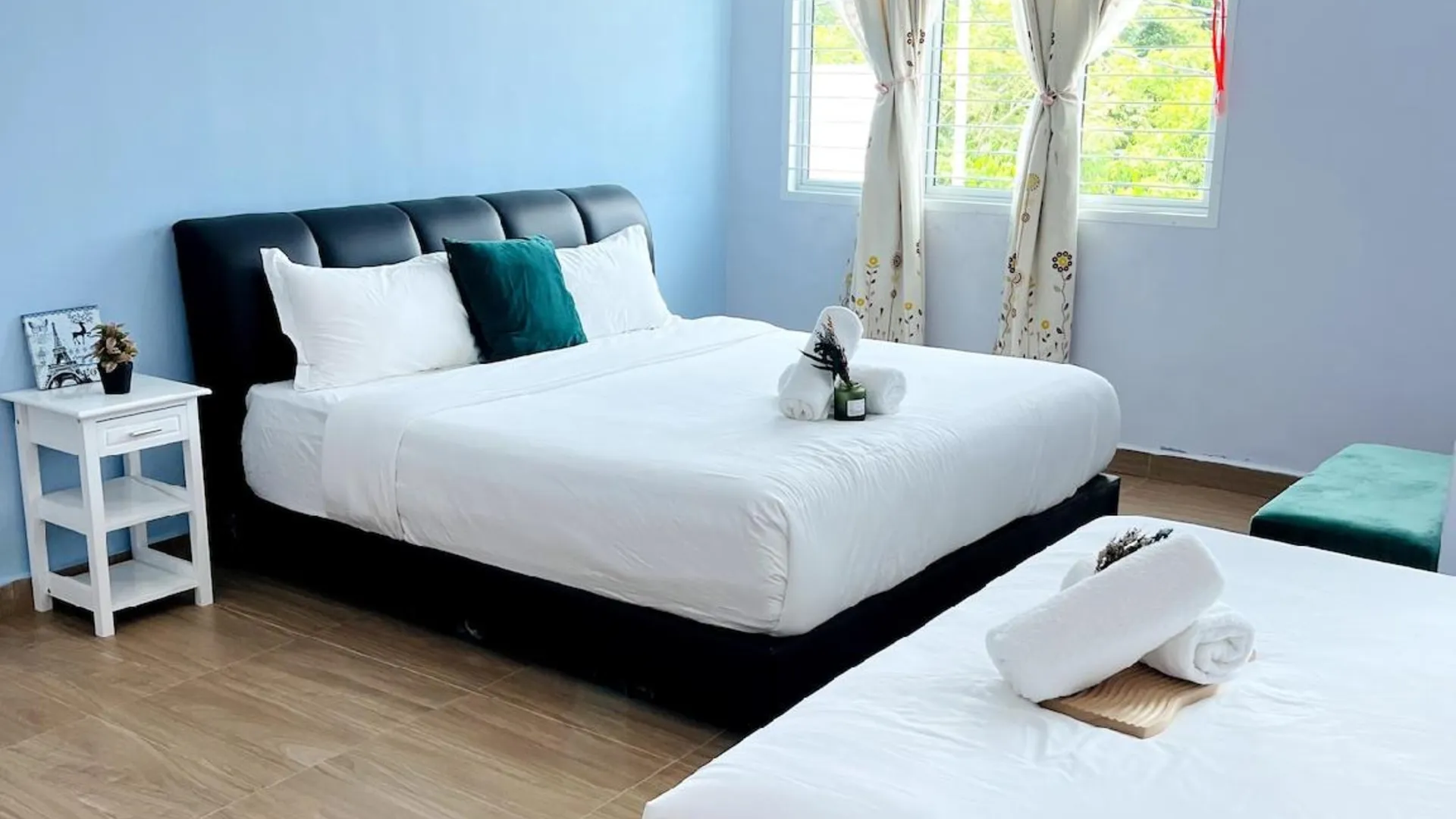 쿠안탄 One King & 1 Queen for 4pax | Private Bathroom 2성급 싱글룸 객실