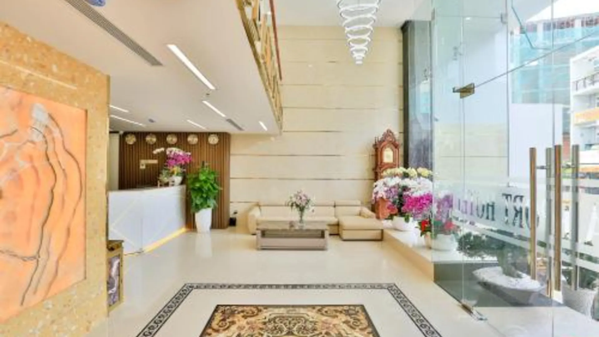 호치민 프라하 에어포트 호텔 3성급 호텔 수영장