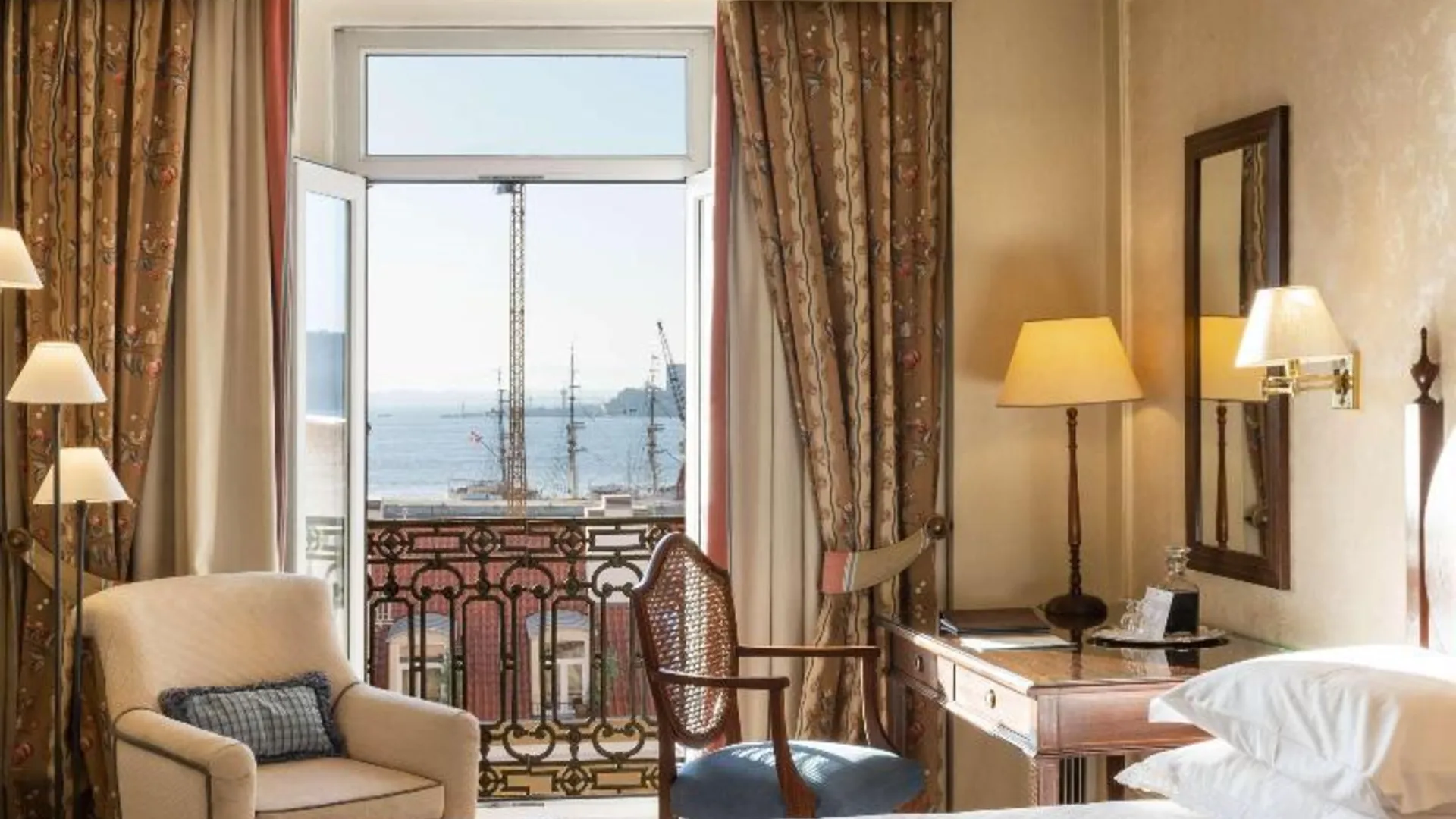 리스본 As Janelas Verdes Inn - Lisbon Heritage Collection - Riverside 4성급 호텔 스위트룸