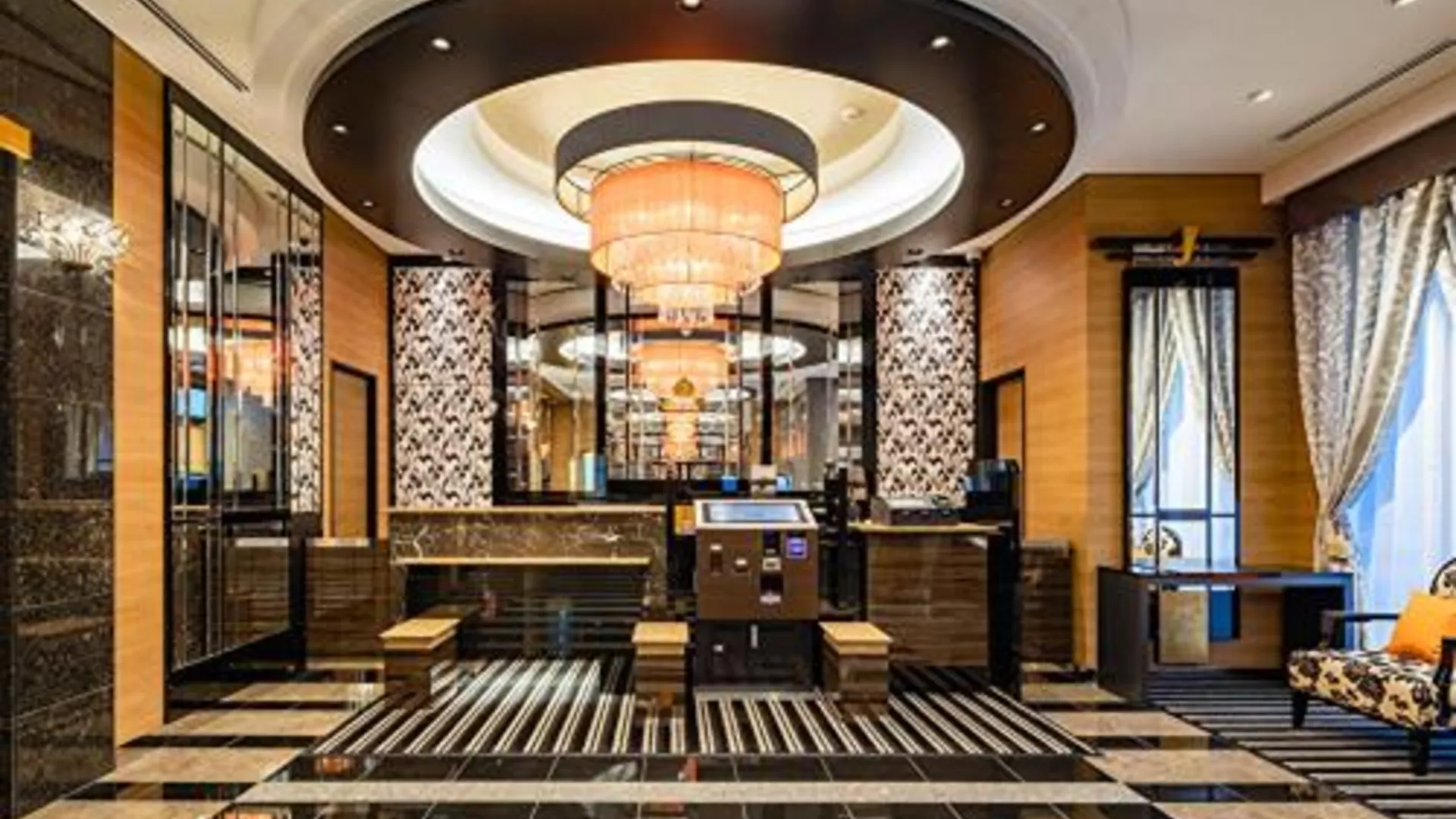 후쿠오카 APA 호텔 하카타히가시히에-에키마에 3성급 호텔 로비