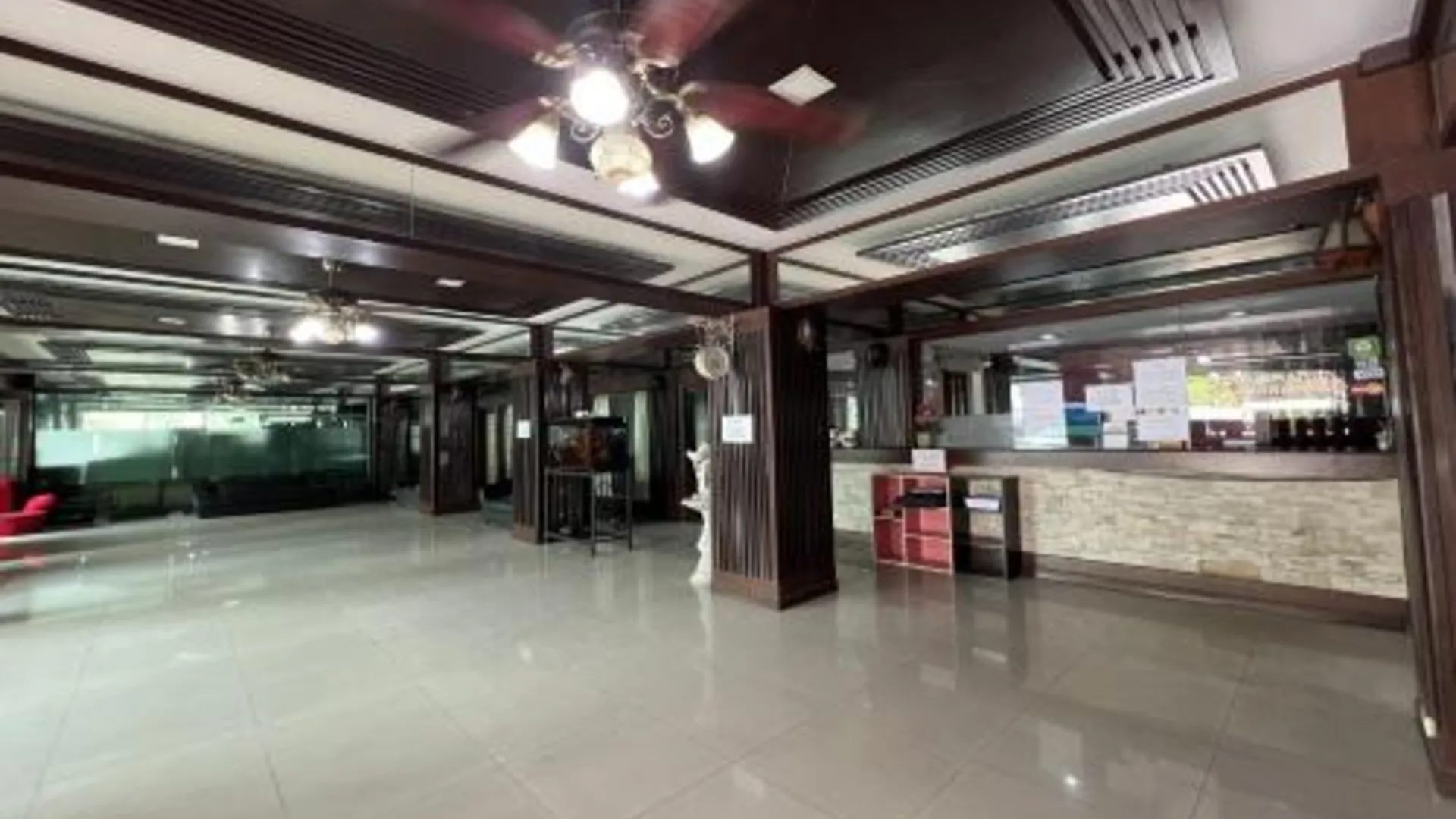 방콕 퐁사톤 맨션 2성급 게스트하우스 수영장