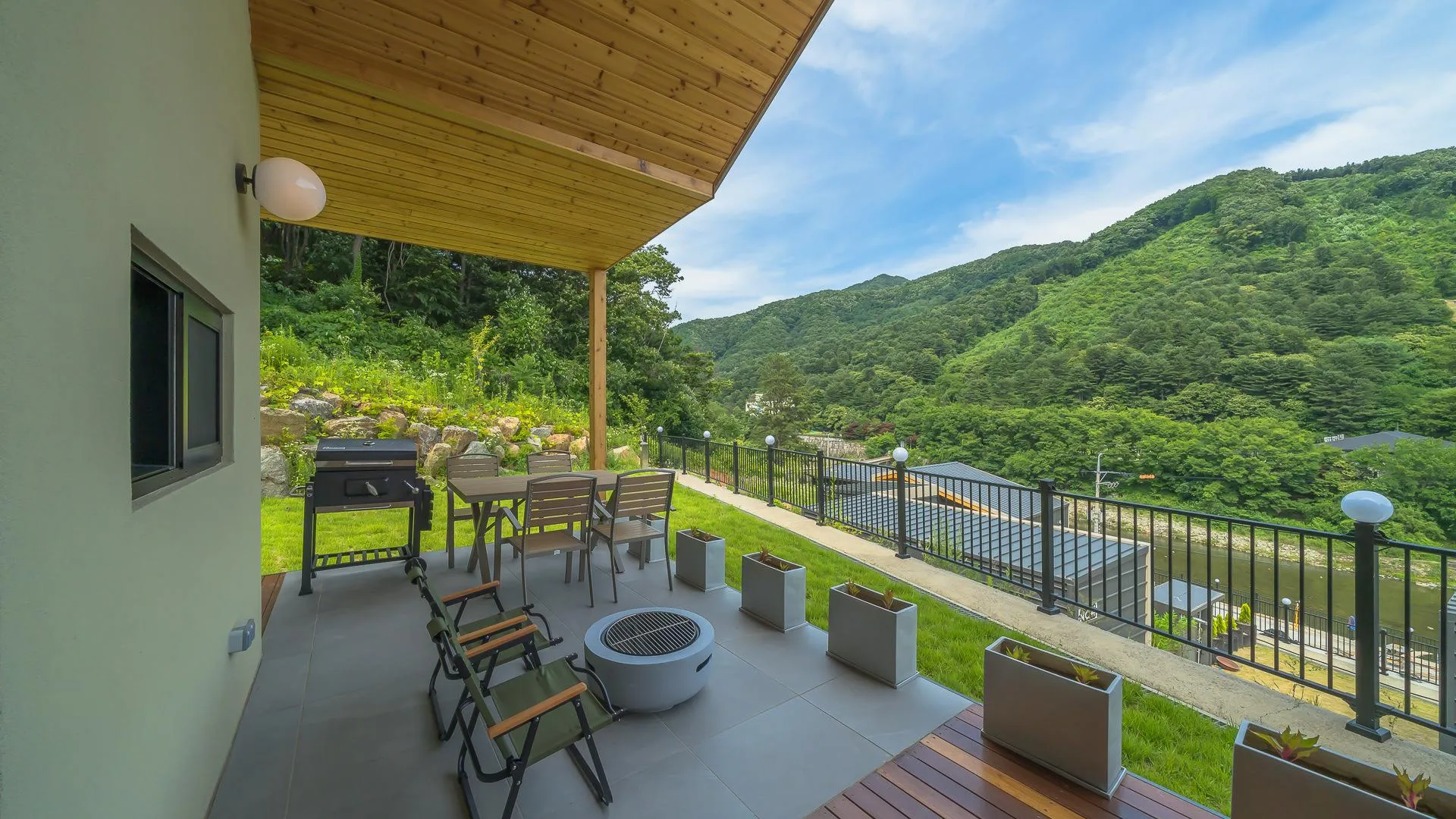 가평 가평 라빌라알바니 2성급 게스트하우스 전망