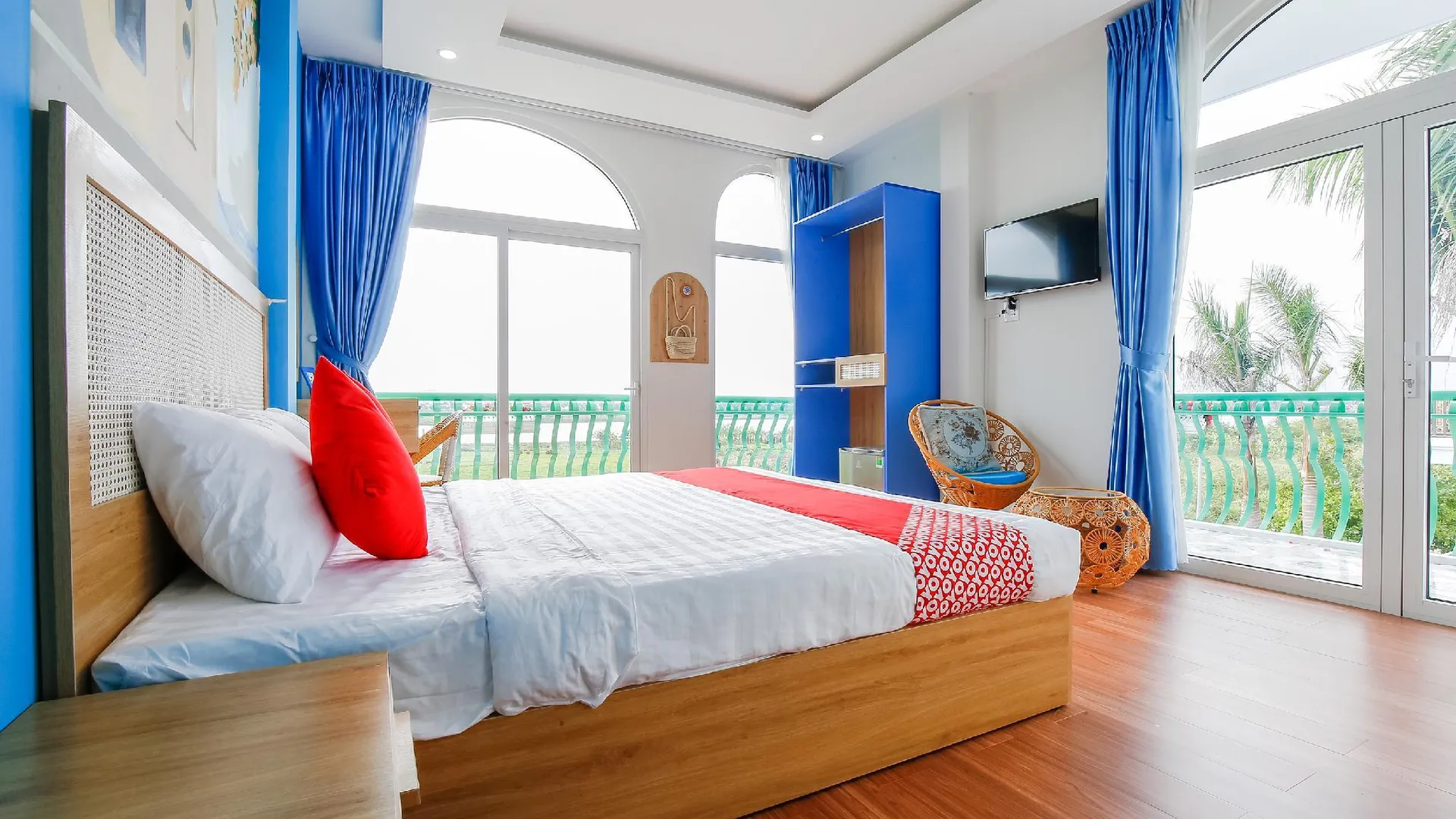 다낭 산토리니 하우스 앤 커피 2성급 호텔 스위트룸