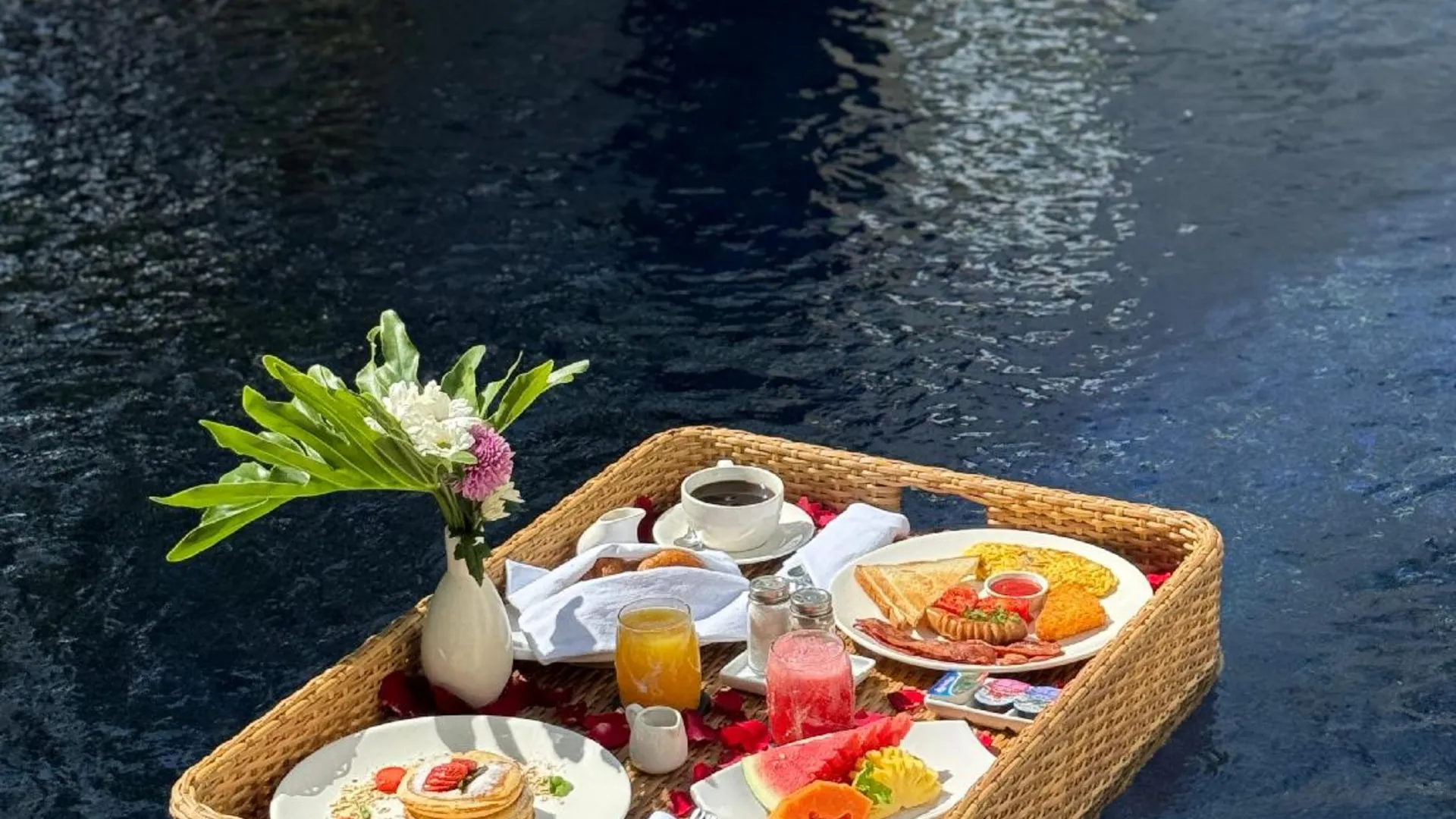 발리 더 스미냑 스위트 프라이빗 빌라 5성급 호텔 수영장