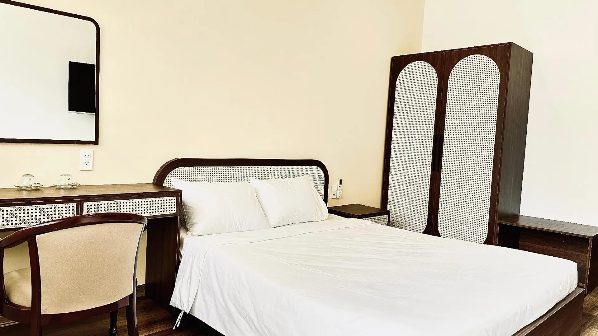 다낭 한 리버라인 호텔 앤 카페테리아 다낭 4성급 호텔 스위트룸