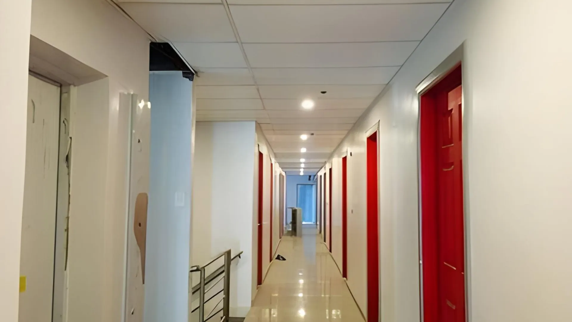 세부 ML 스위트 2성급 호텔 객실