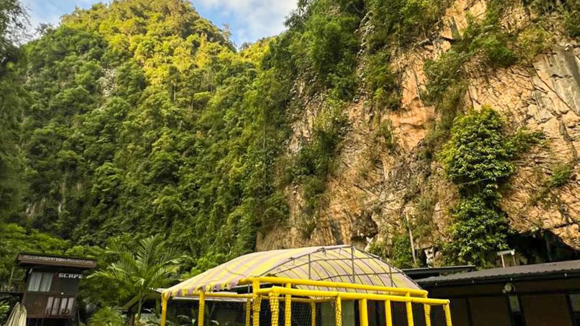 이포 엑스케이프 탐분 4성급 게스트하우스 레스토랑