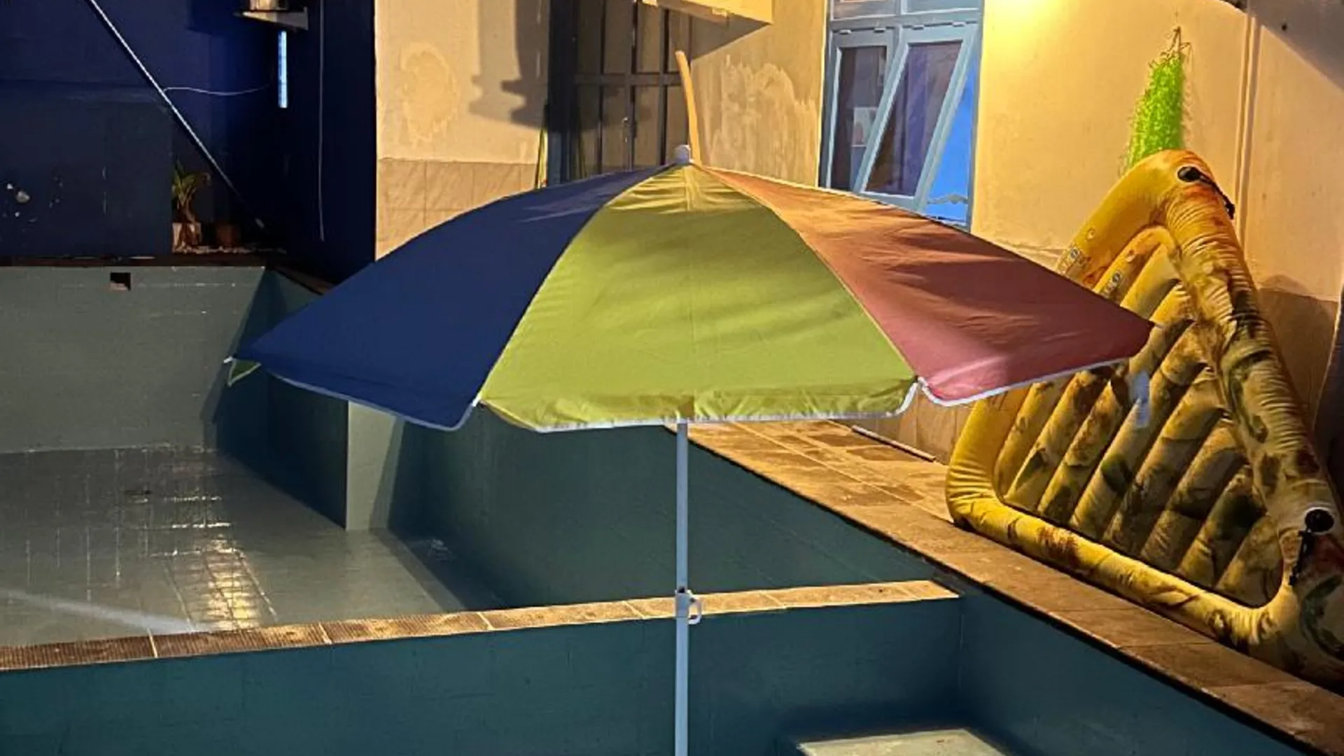 발리 산토리니 하우스 3성급 게스트하우스 외관