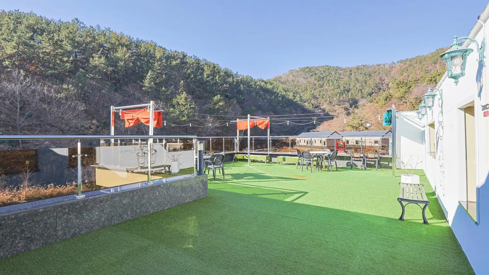 고성 고성 다이노 꽃밭에서 2성급 게스트하우스 레스토랑