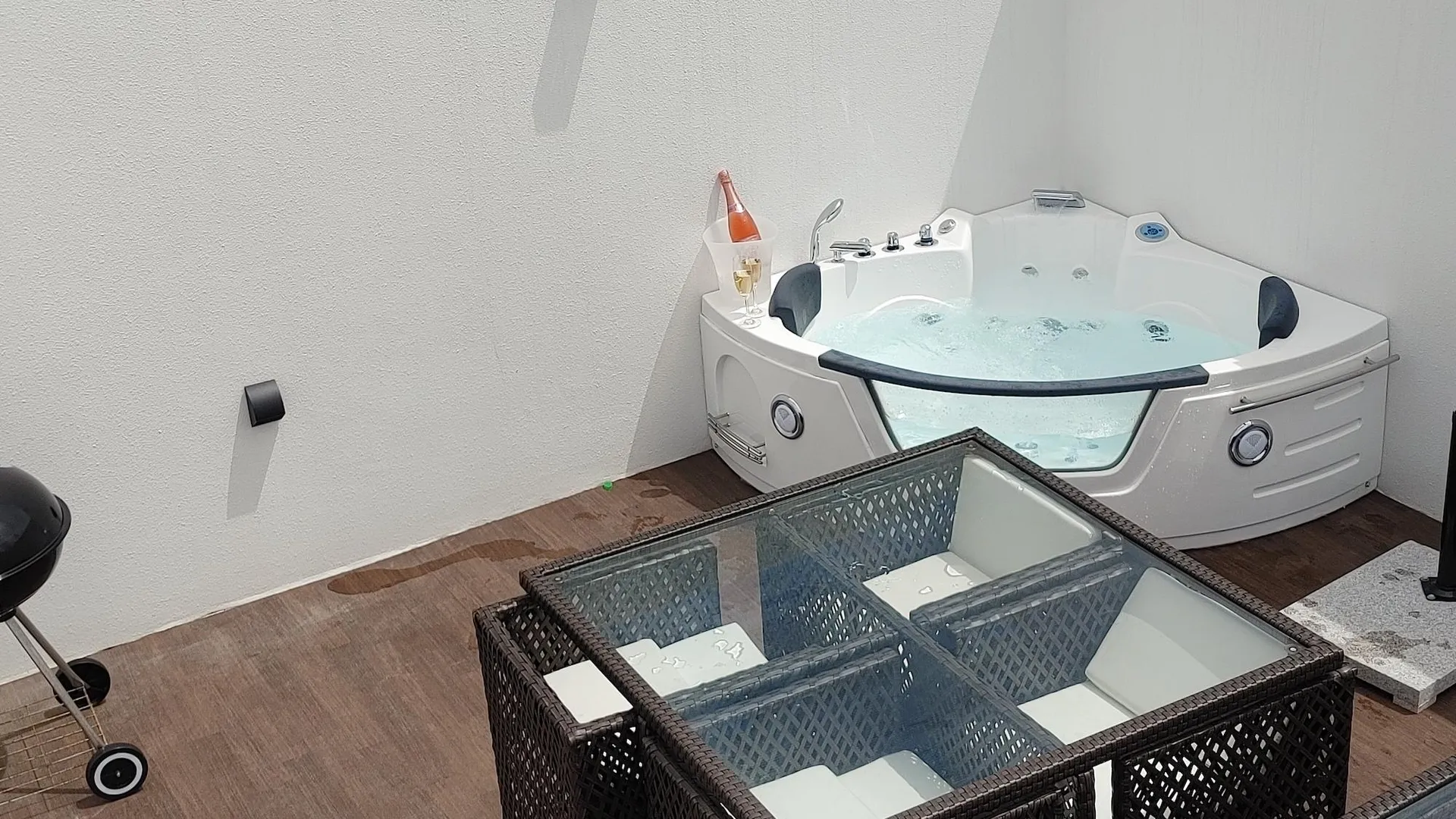 오키나와 본섬 가데나의 빌라 (170m², 침실 4개, 프라이빗 욕실 2개) 5성급 싱글룸 부대시설