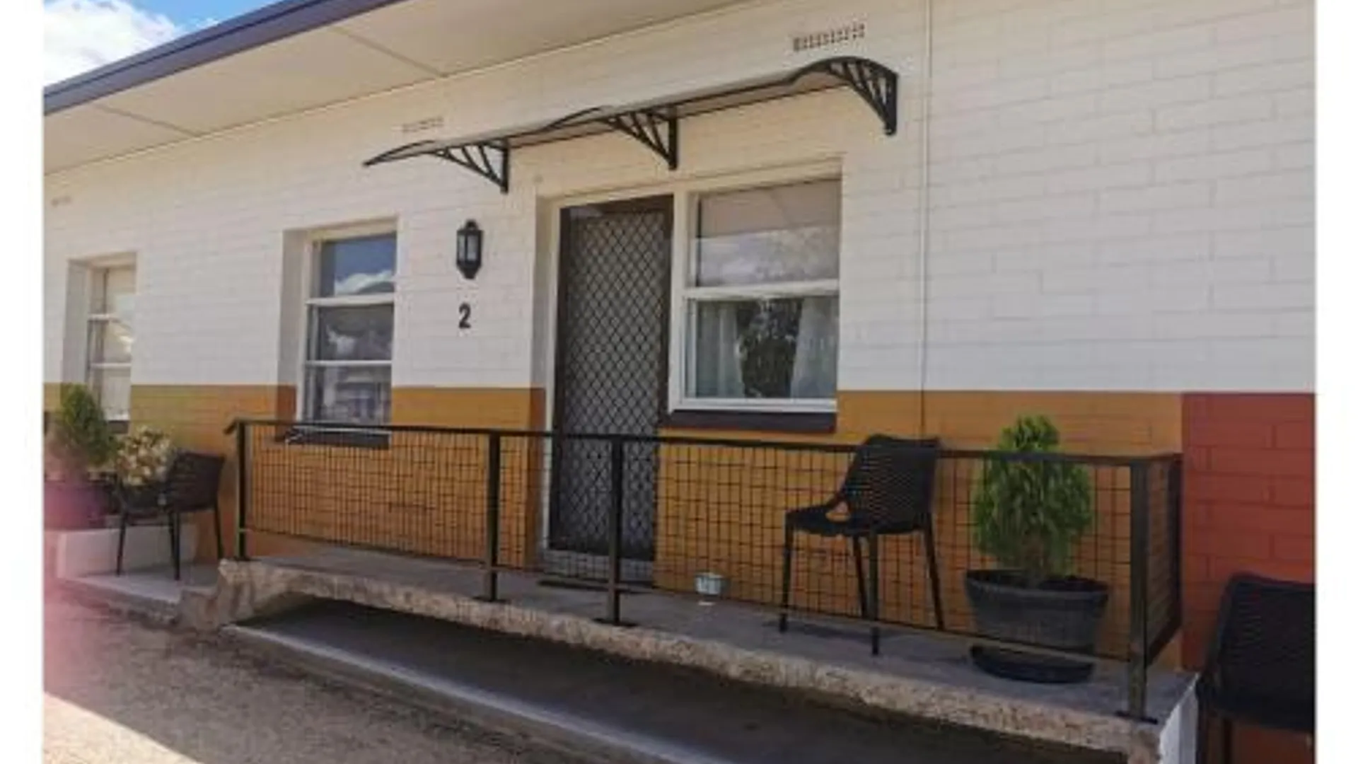 킴바 Kimba Units 4성급 게스트하우스 수영장