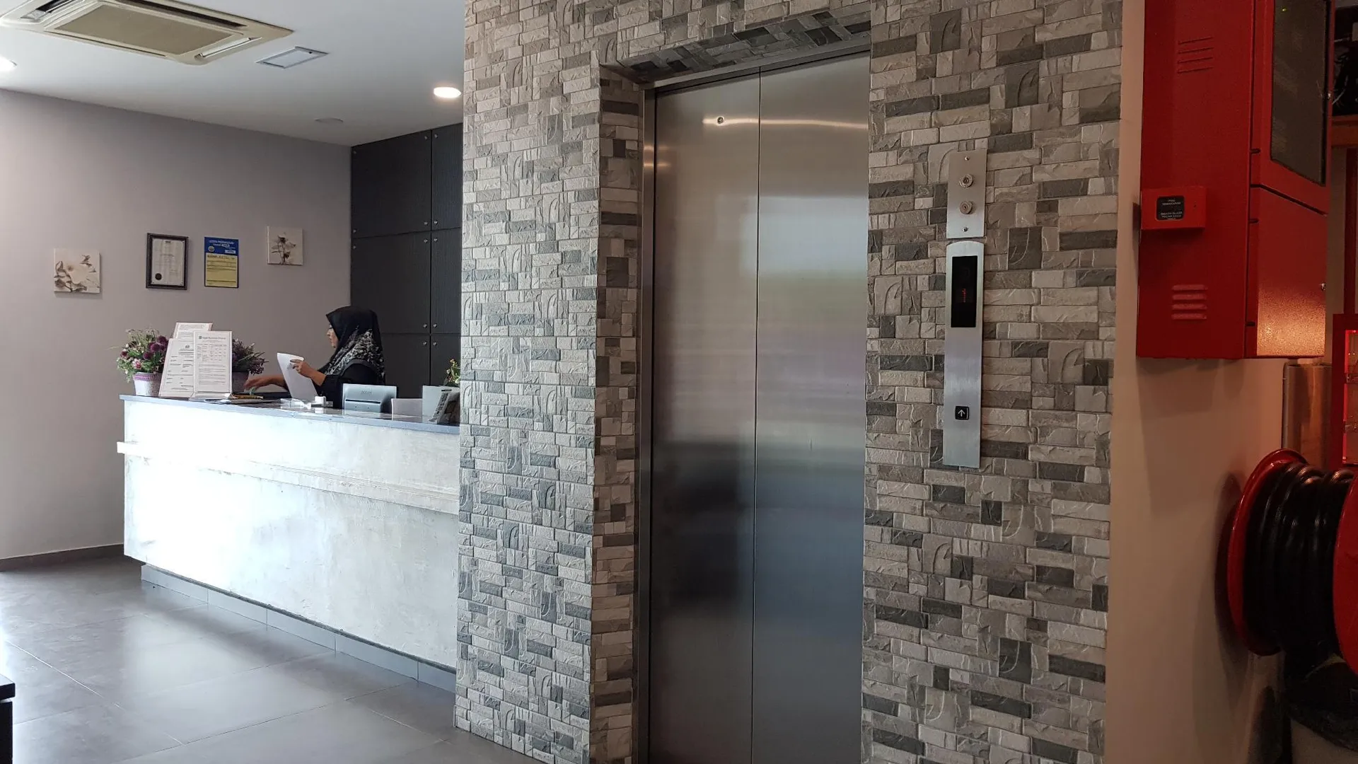 쿠알라 리피스 호텔 베스타리 프리마 2성급 호텔 스위트룸