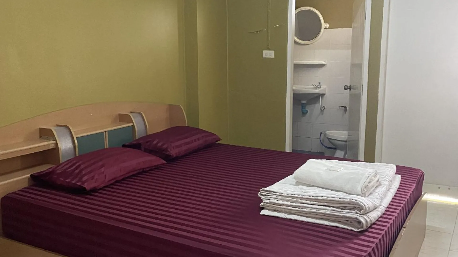 방콕 아일랜드 맨션 램 인트라 방콕 2성급 호텔 스위트룸