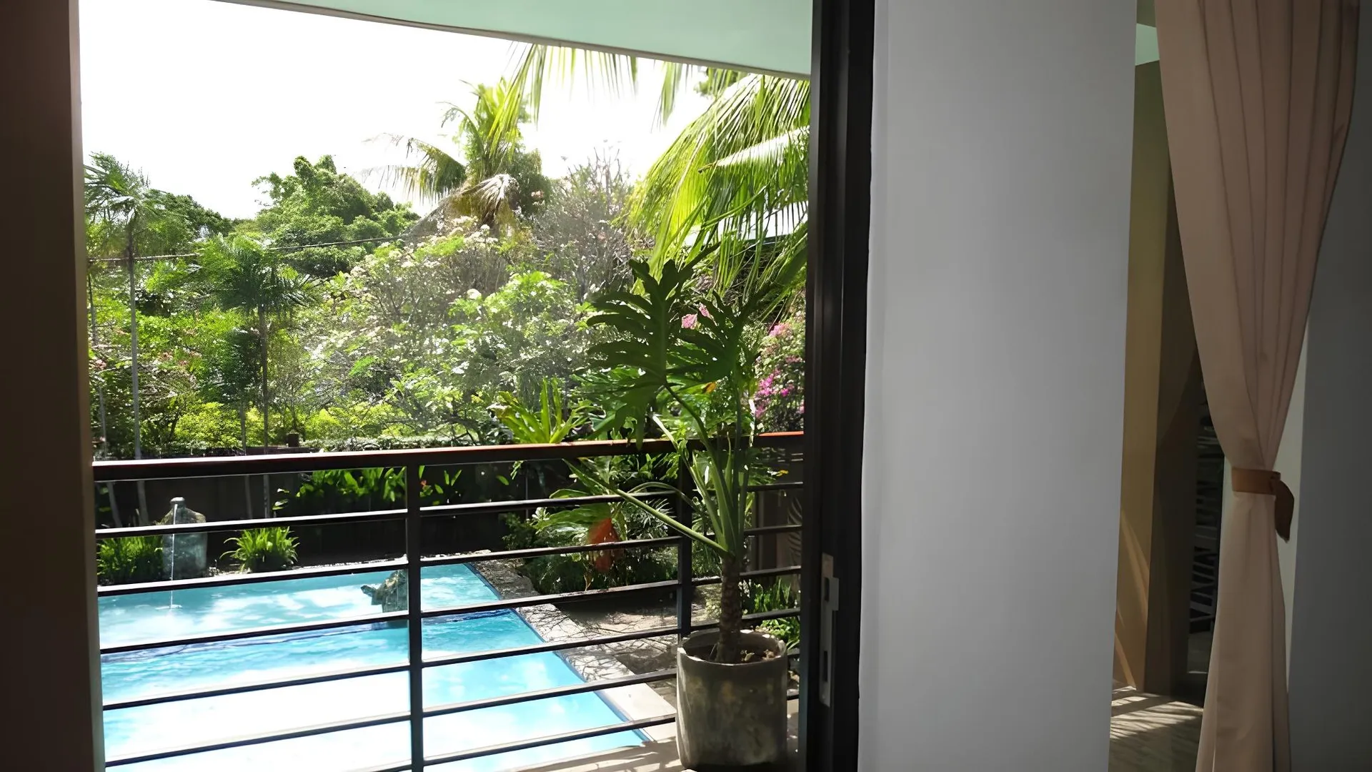 발리 사누르 아궁 호텔 3성급 호텔 부대시설