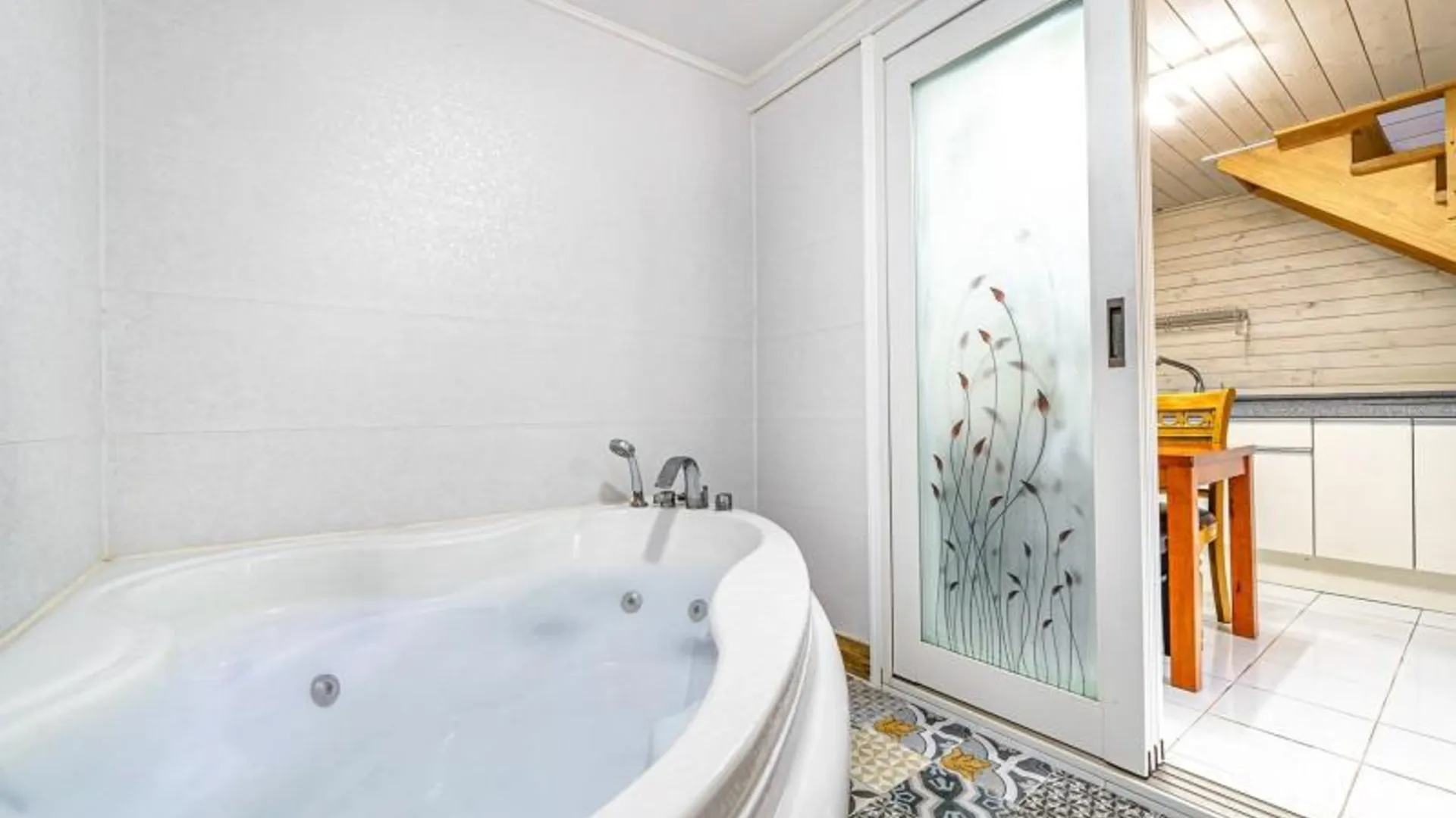 가평 가평 화악산통나무펜션&캠핑장 2성급 게스트하우스 수영장