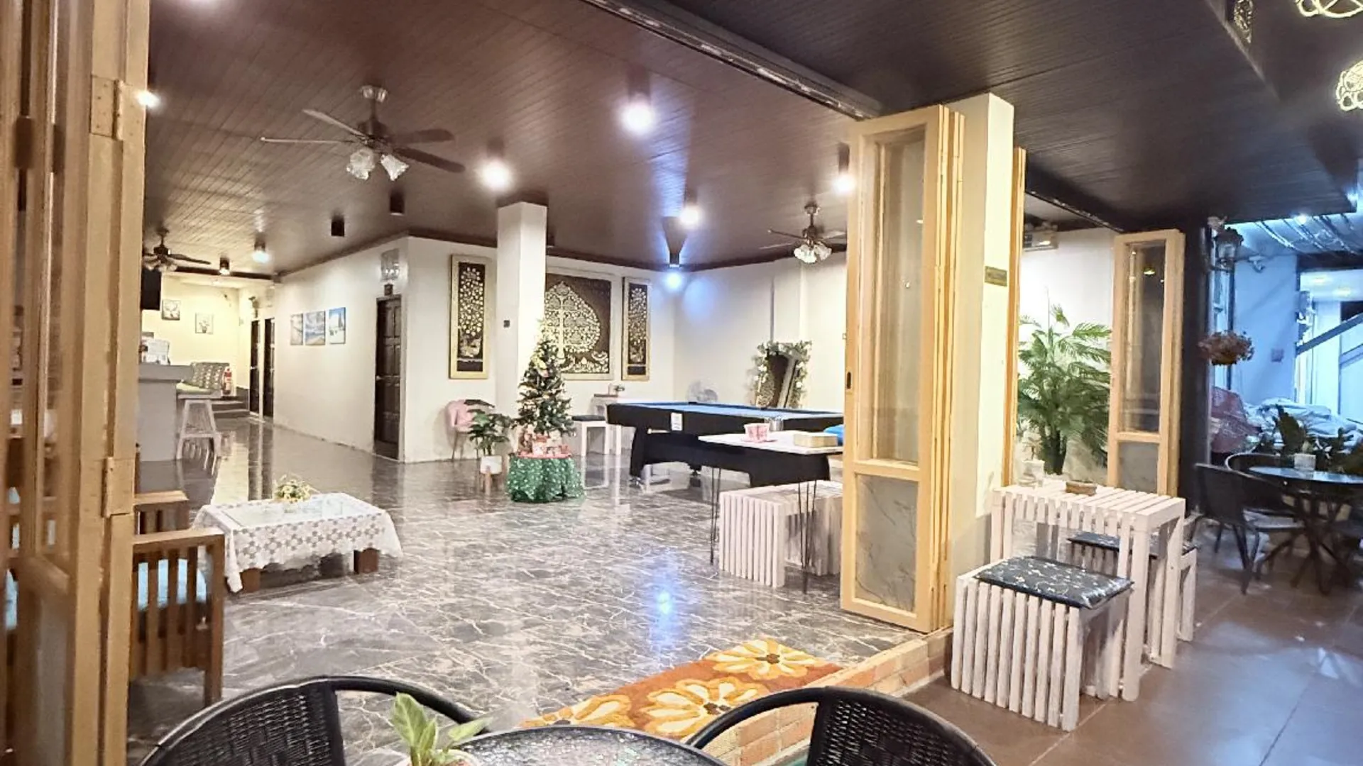 푸켓 타이 클래식 하우스 3성급 호텔 외관