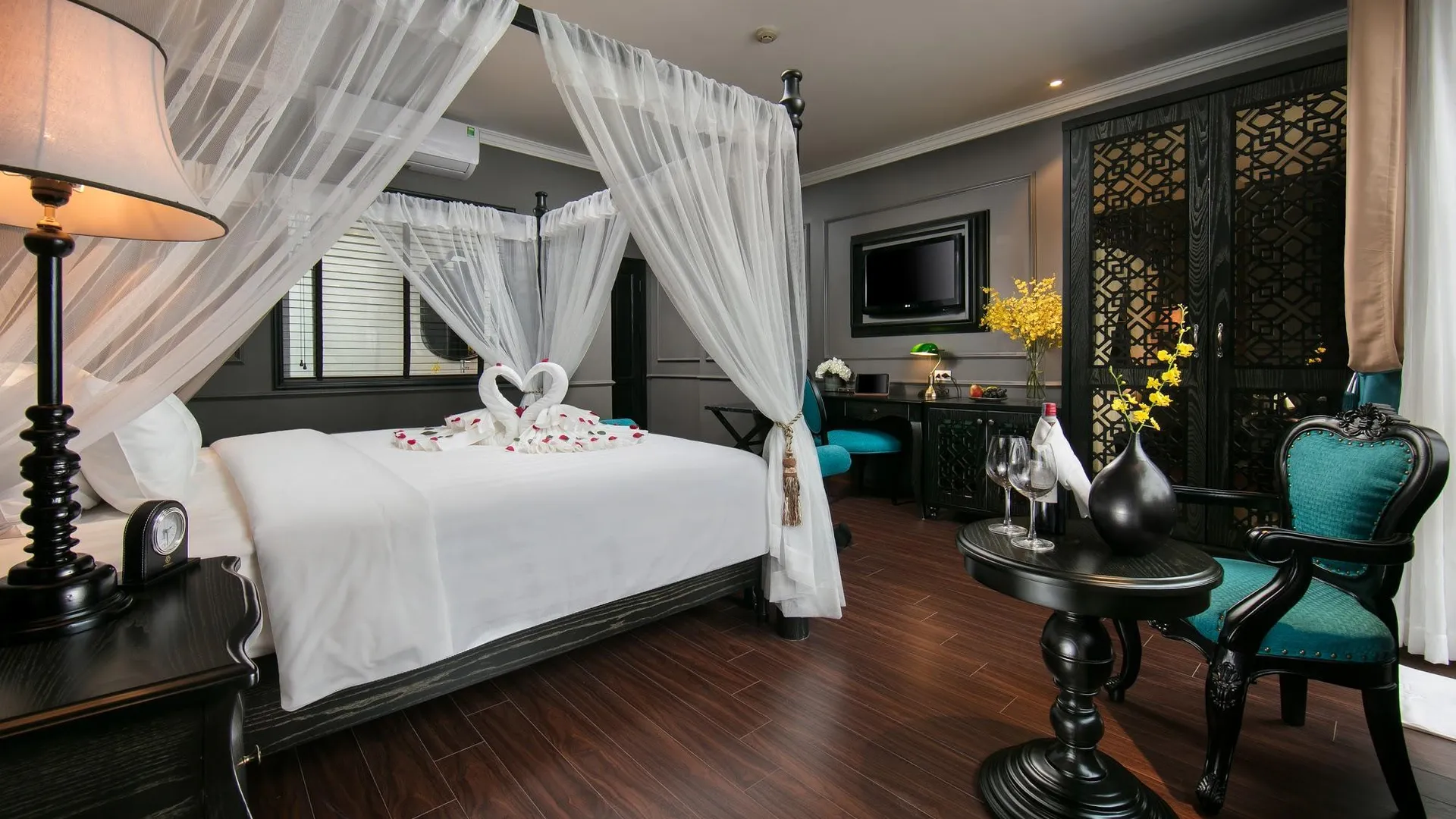 하노이 그란데 컬렉션 호텔 앤 스파 4성급 호텔 스위트룸