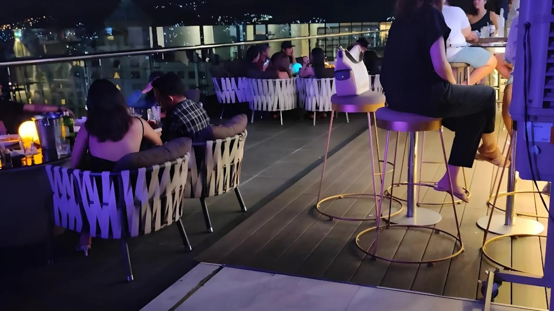 세부 아블리타 프로퍼티즈 앳 더 아베니어 콘도미니엄 4성급 게스트하우스 레스토랑