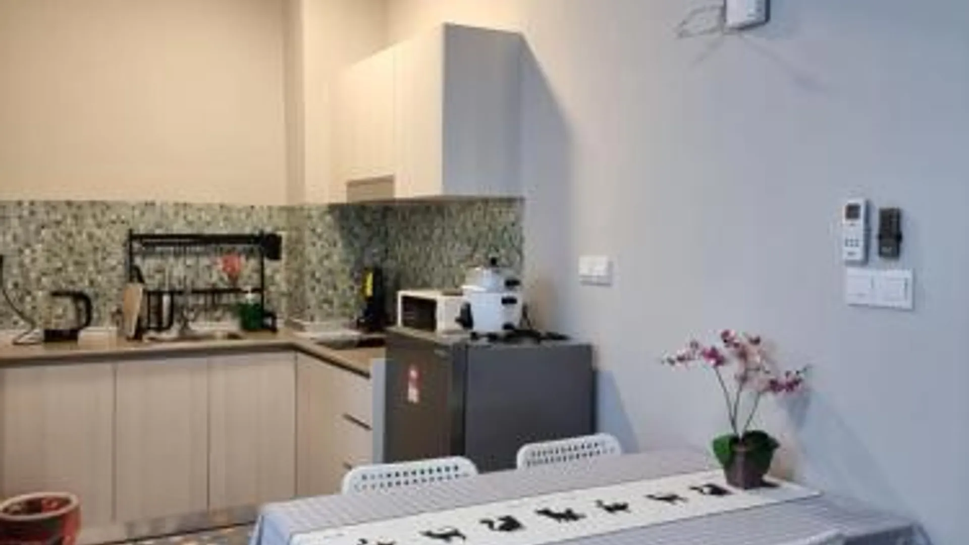 코타키나발루 나나 홈스테이 - 제셀톤 키 4성급 게스트하우스 레스토랑