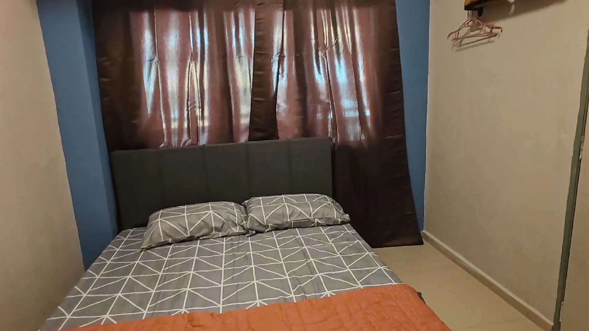 포트 딕슨 시 루사의 아파트먼트 (1065m², 침실 3개, 프라이빗 욕실 2개) 3성급 싱글룸 전망