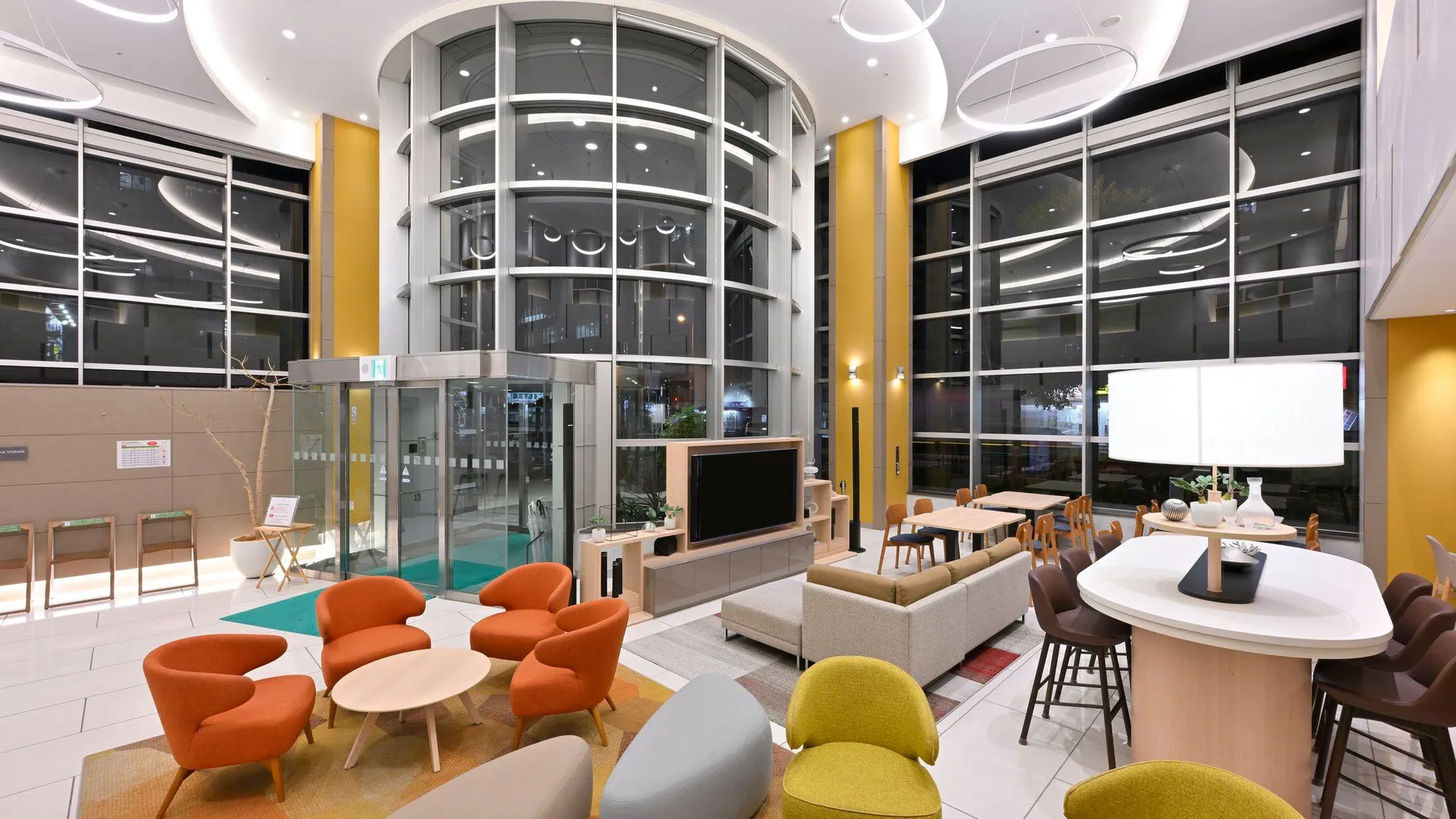 오사카 홀리데이 인 앤 스위트 신오사카 바이 IHG 4성급 호텔 로비