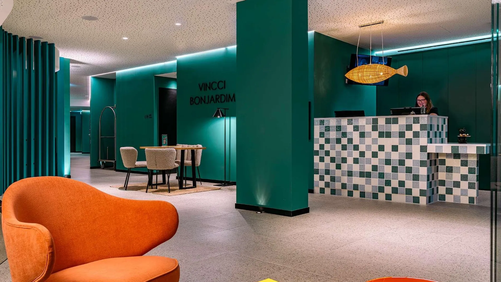 포르투 빈치 본자르딤 4성급 호텔 수영장