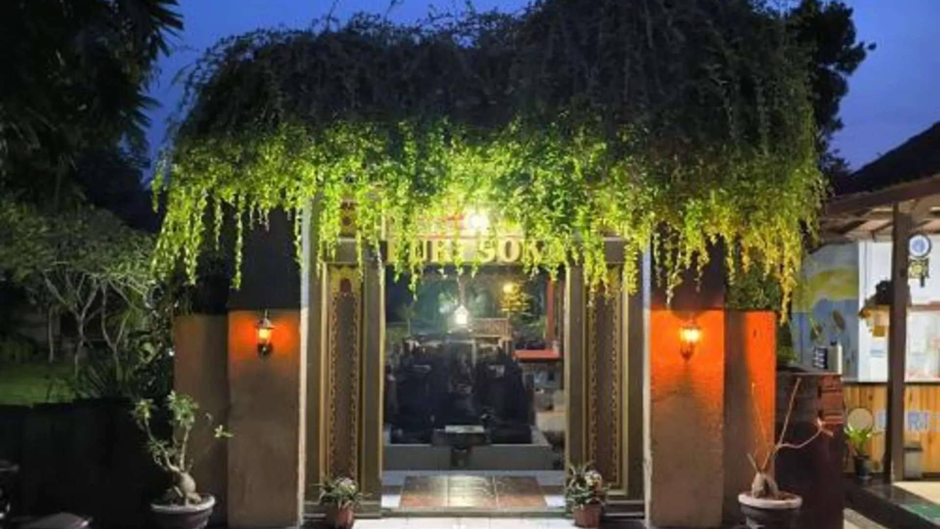 발리 푸리 소카 렘봉안 바이 ABM 3성급 호텔 수영장