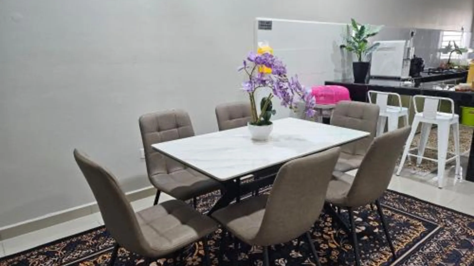 쿠안탄 감방의 프라이빗 하우스 (m², 침실 4개, 프라이빗 욕실 2개) 4성급 게스트하우스 로비