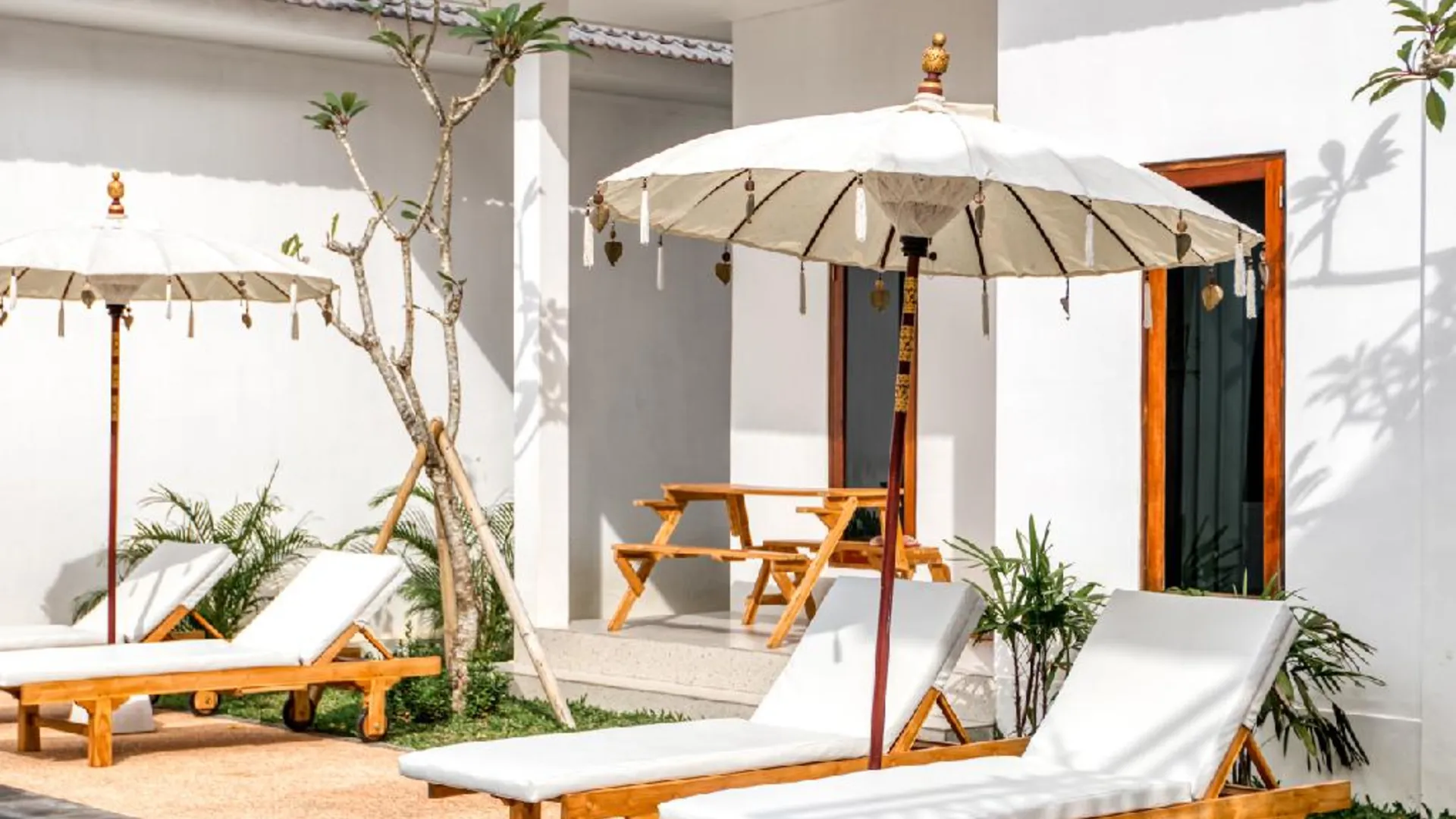 발리 라라 판지 빌라 매니지드 바이 마나라 5성급 호텔 로비