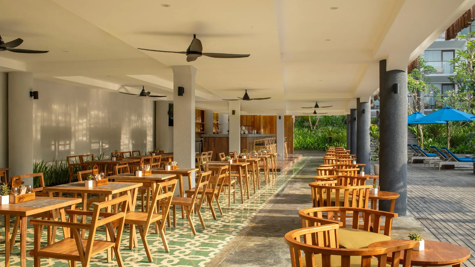 발리 디알로그 스미냑 4성급 호텔 부대시설