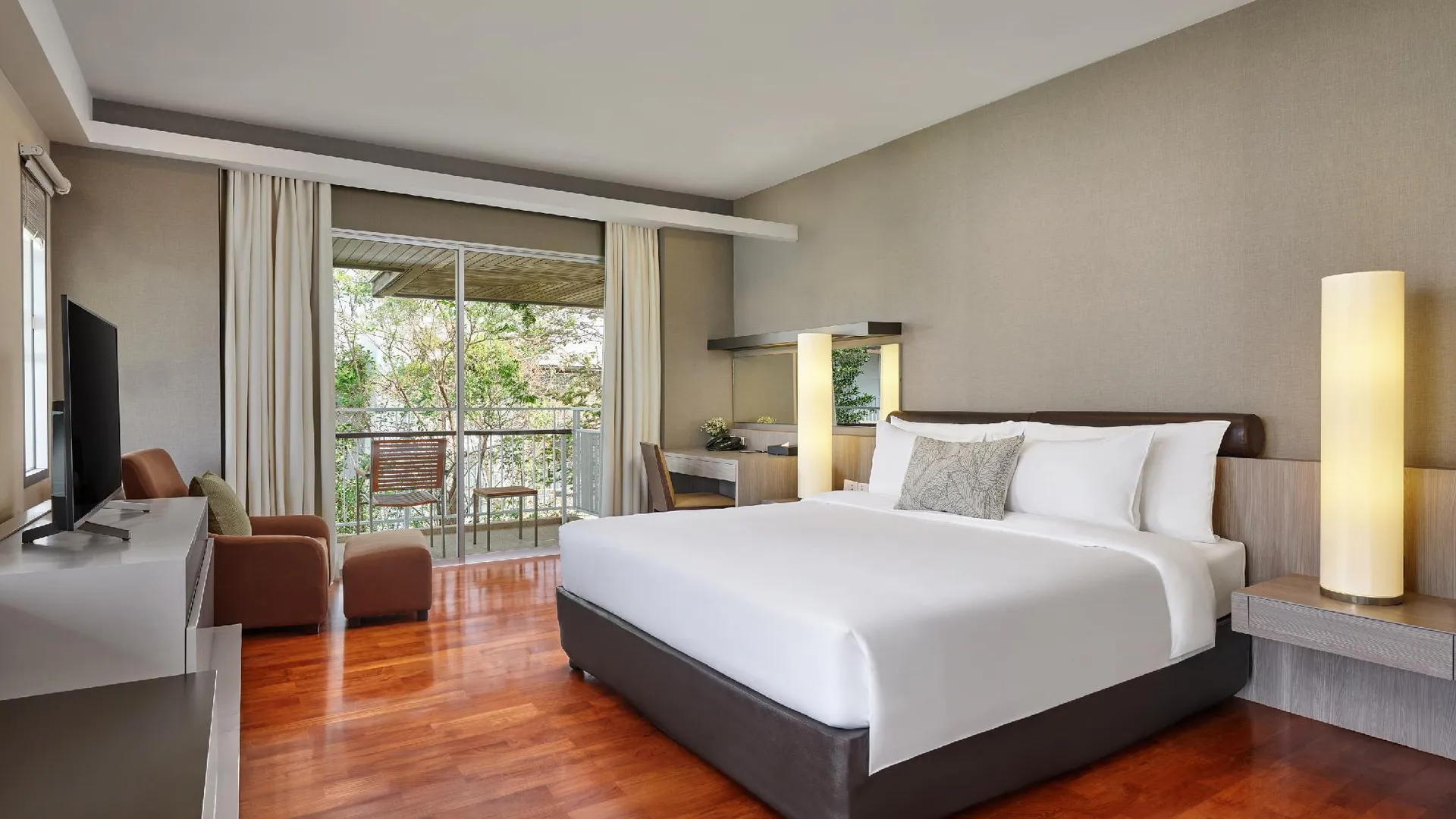 방콕 더 파크 나인 호텔 스리나카린 (SHA Plus+) 4성급 호텔 스위트룸