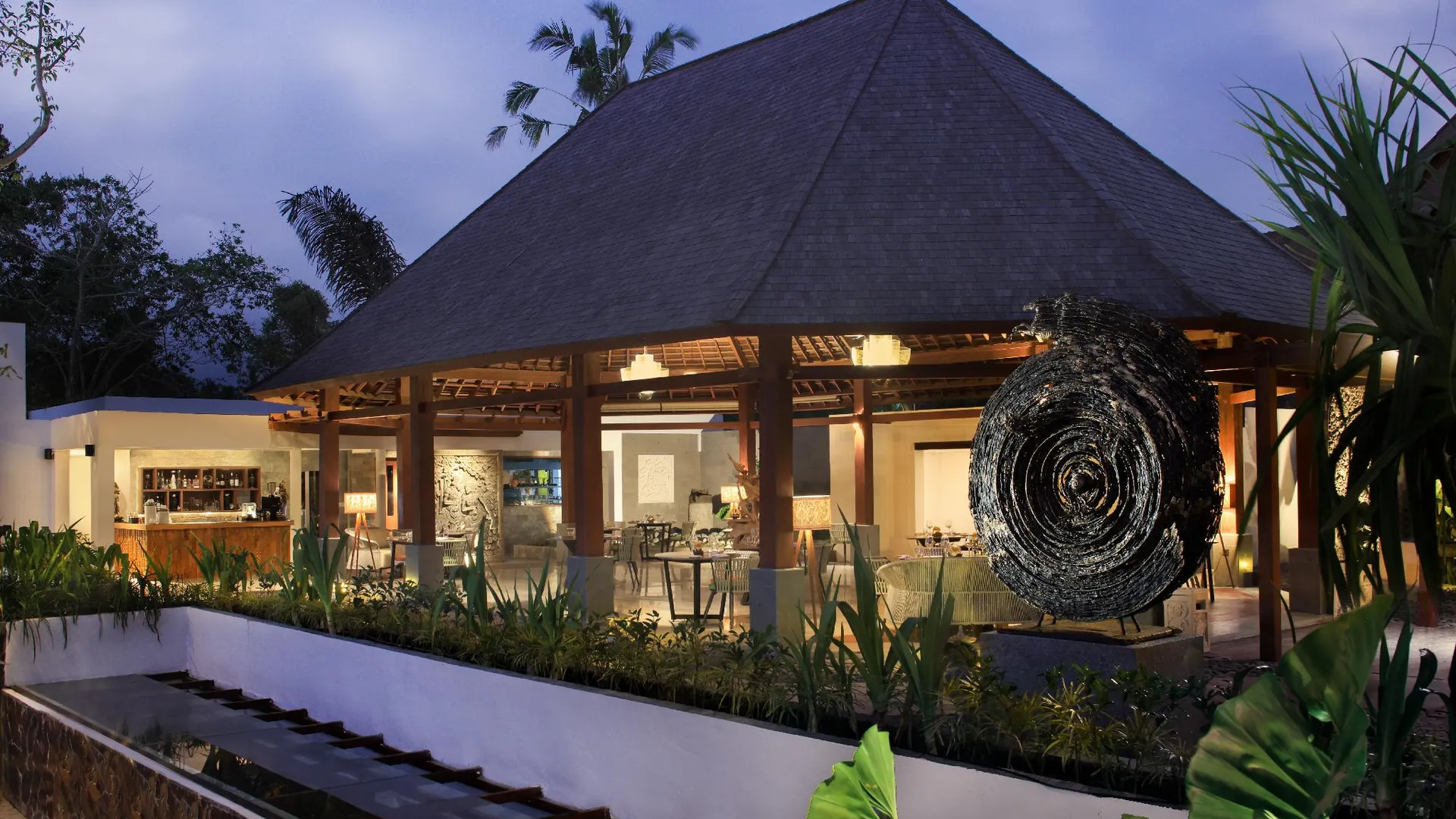 발리 시카다 리조트 발리 우붓, 오토그래프 컬렉션 5성급 호텔 레스토랑