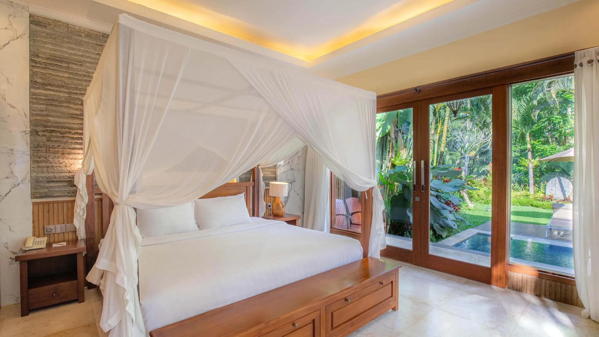 발리 수아라 에어 빌라스 3성급 호텔 스위트룸