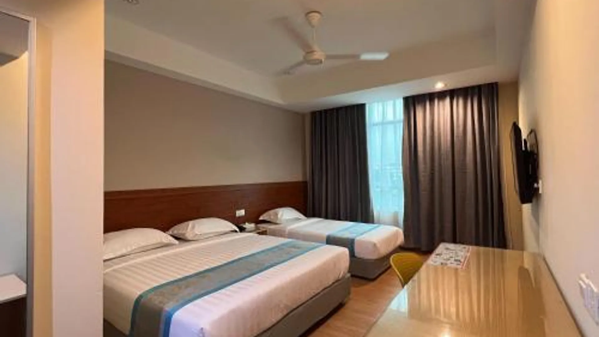 코타키나발루 TD 캐피탈 호텔 이나남 2성급 호텔 스위트룸