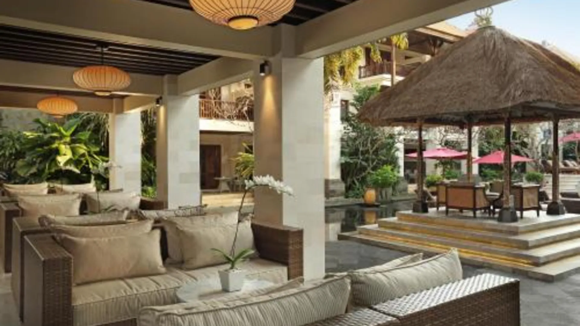 발리 푸리 산트리안 비치 리조트 앤 스파 4성급 호텔 부대시설