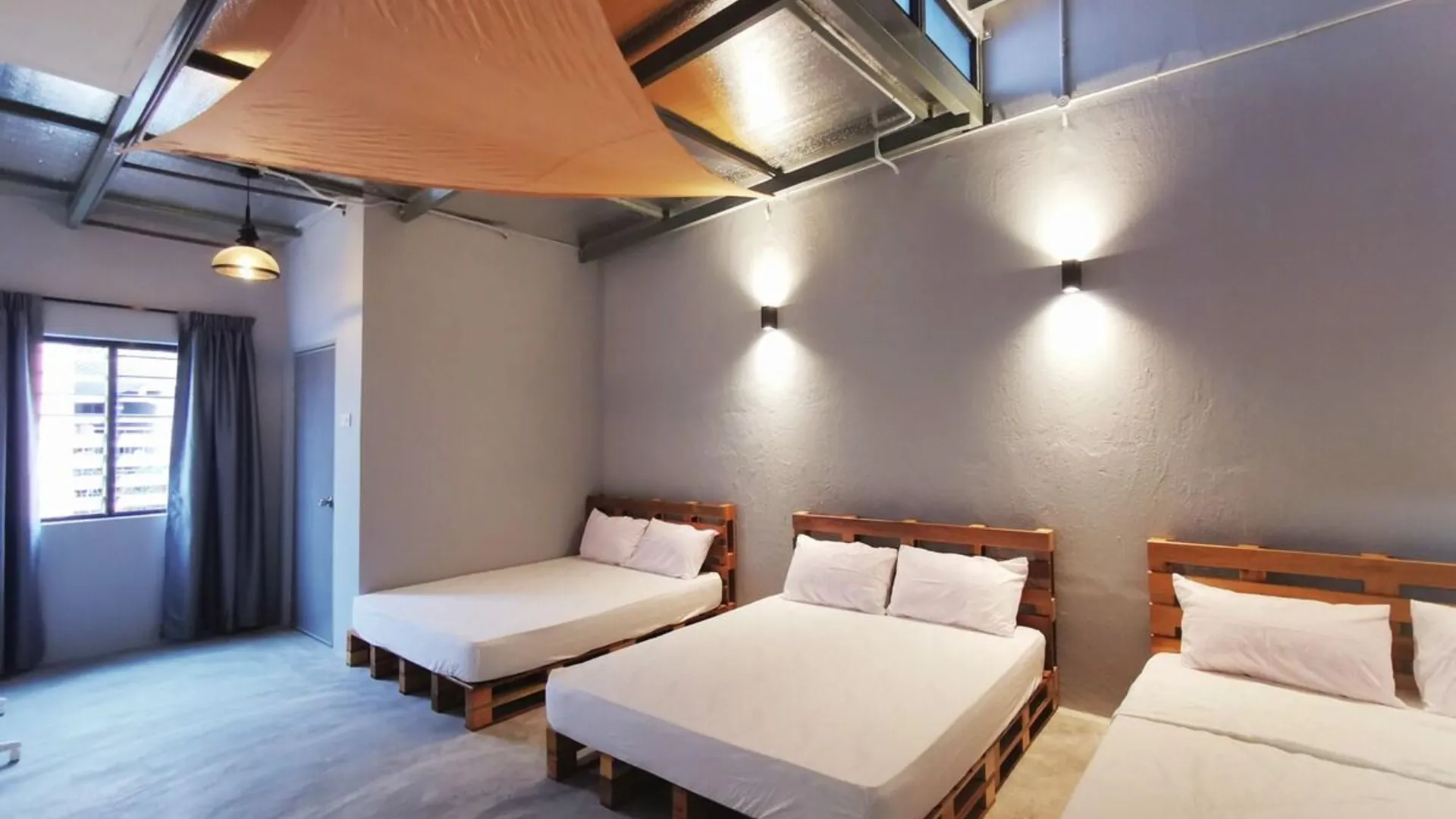 이포 캄풍 쿠차이의 프라이빗 하우스 (100m², 침실 2개, 프라이빗 욕실 2개) 3성급 싱글룸 스위트룸