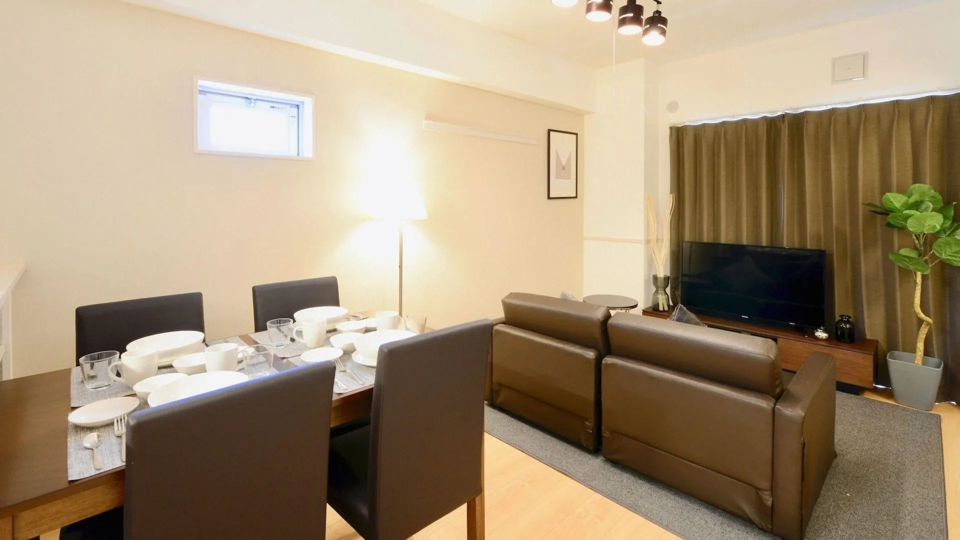 오키나와 본섬 올스테이 치바나 4성급 게스트하우스 로비