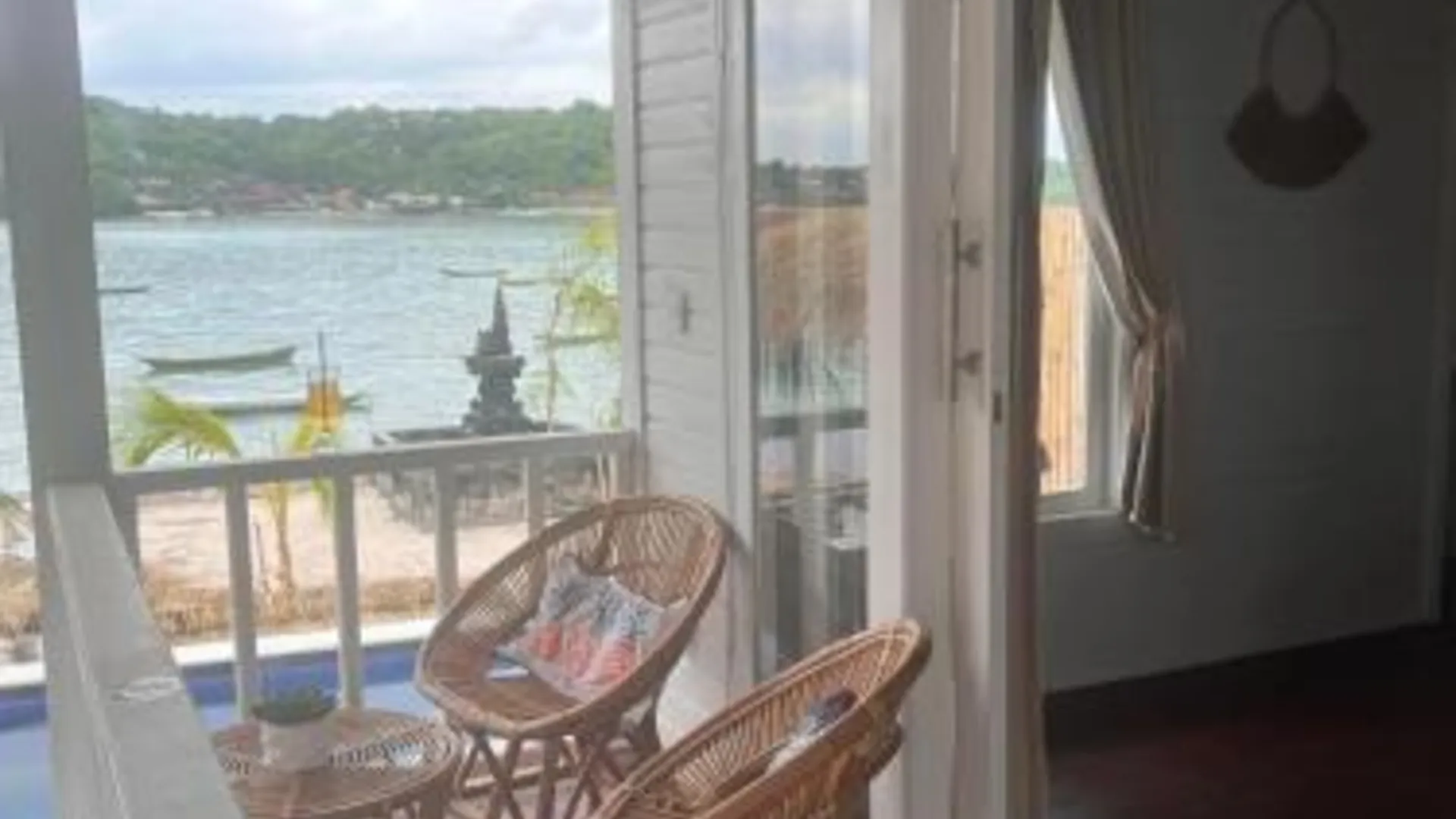 발리 더 쿠부 221 체닝안 1성급 호텔 객실