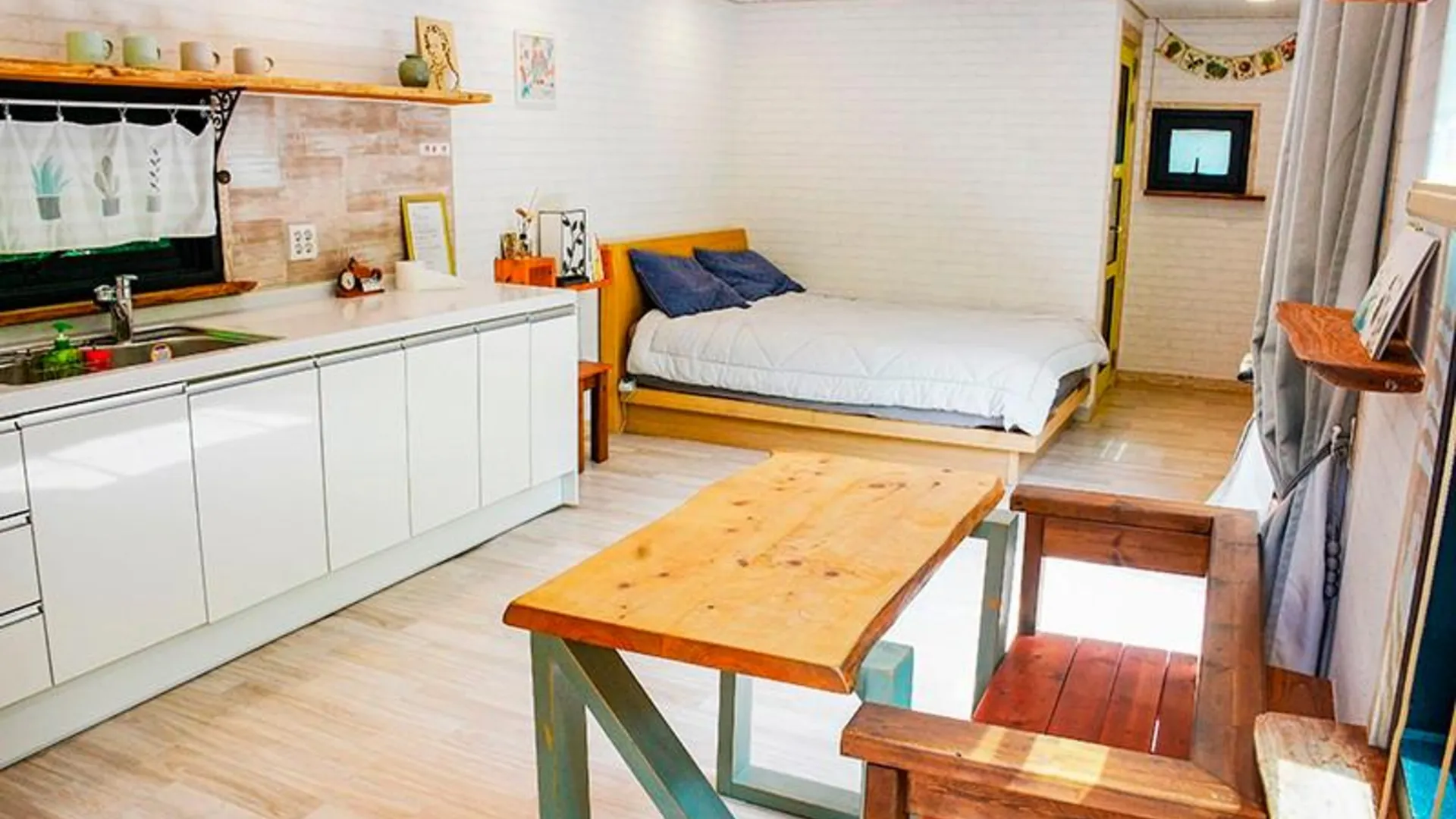 장수군 진안 데미샘계곡펜션 2성급 게스트하우스 스위트룸