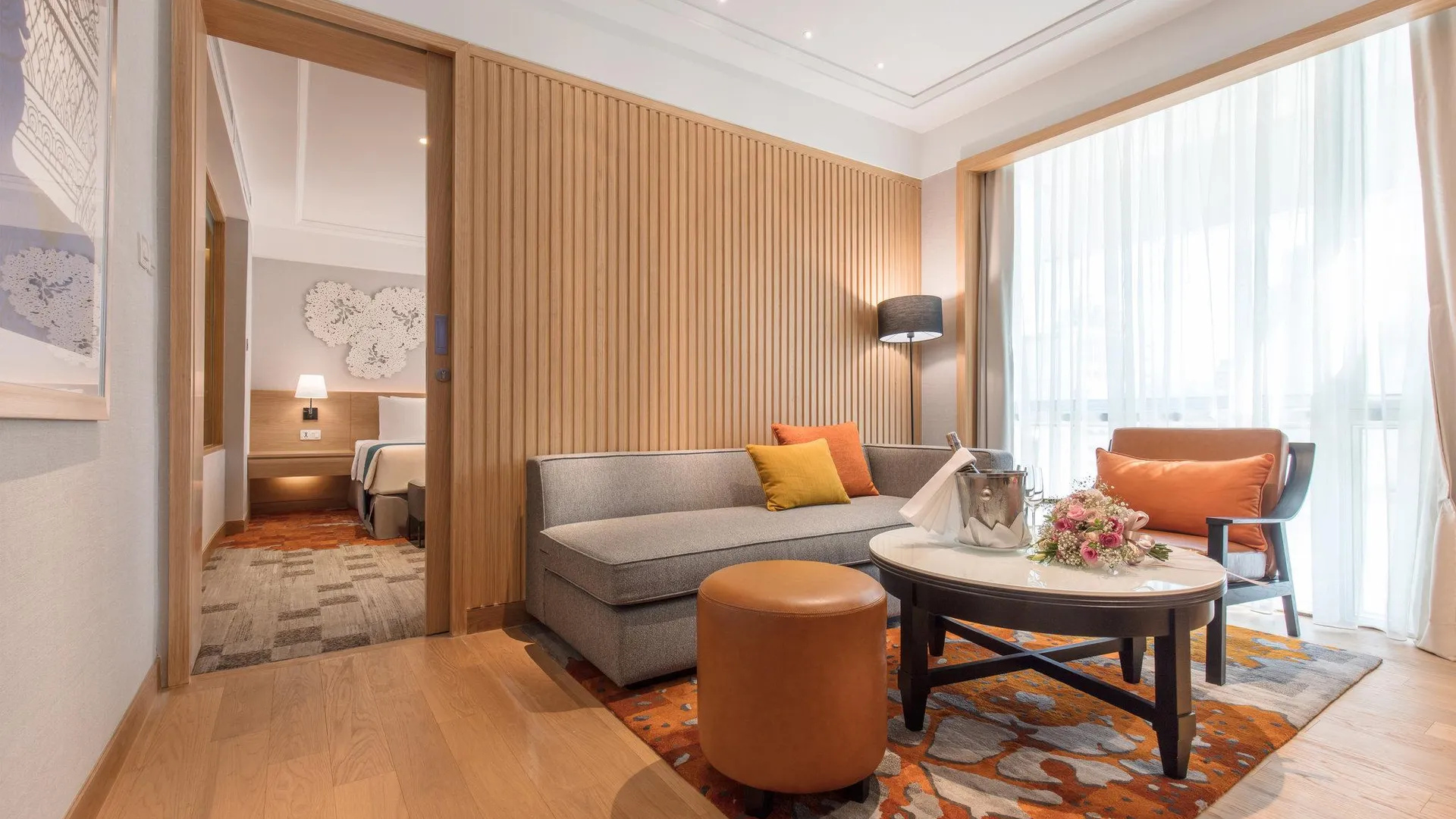 방콕 홀리데이 인 방콕 바이 IHG 4성급 호텔 스위트룸