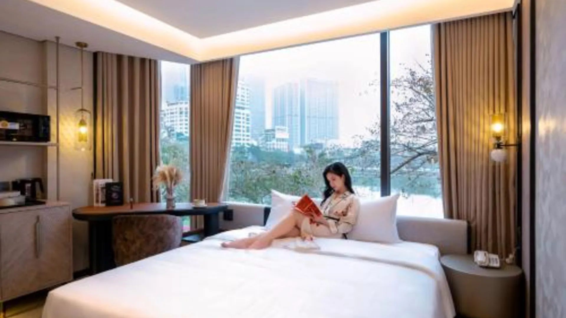 하노이 아이레스트 시그니처 바딘 레이크사이드 3성급 호텔 스위트룸