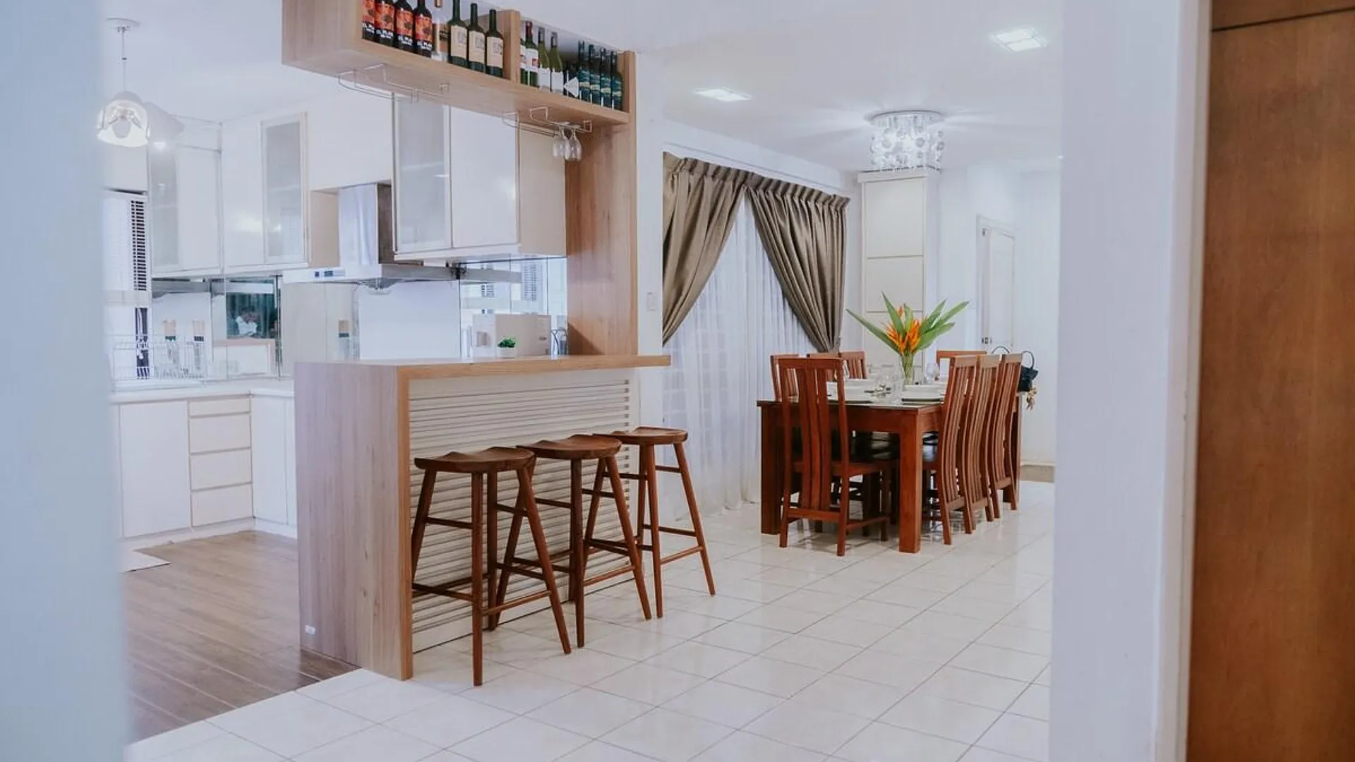 코타키나발루 시티 센터의 아파트먼트 (1200m², 침실 3개, 프라이빗 욕실 3개) 3성급 싱글룸 전망