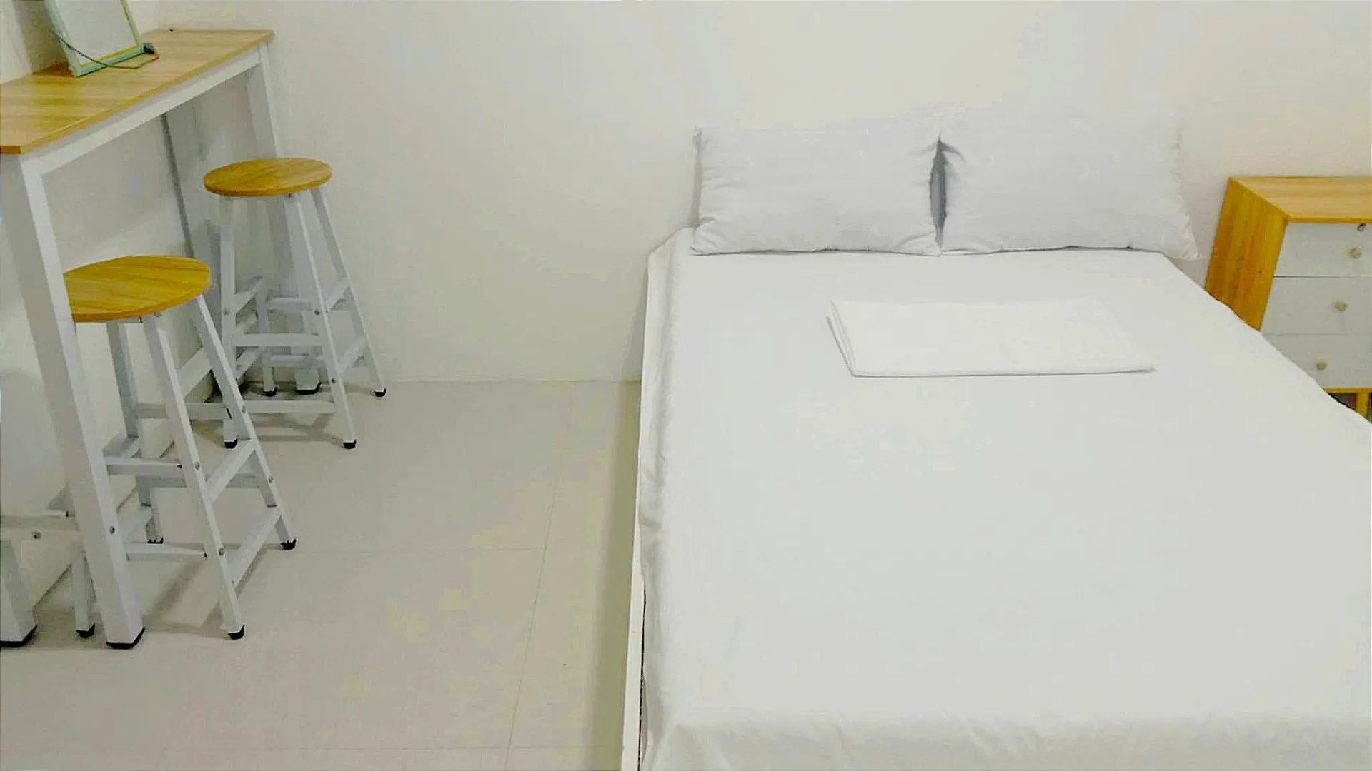 세부 RR WIN lodging House Santa Fe - 204 Aircon Room 2성급 게스트하우스 객실