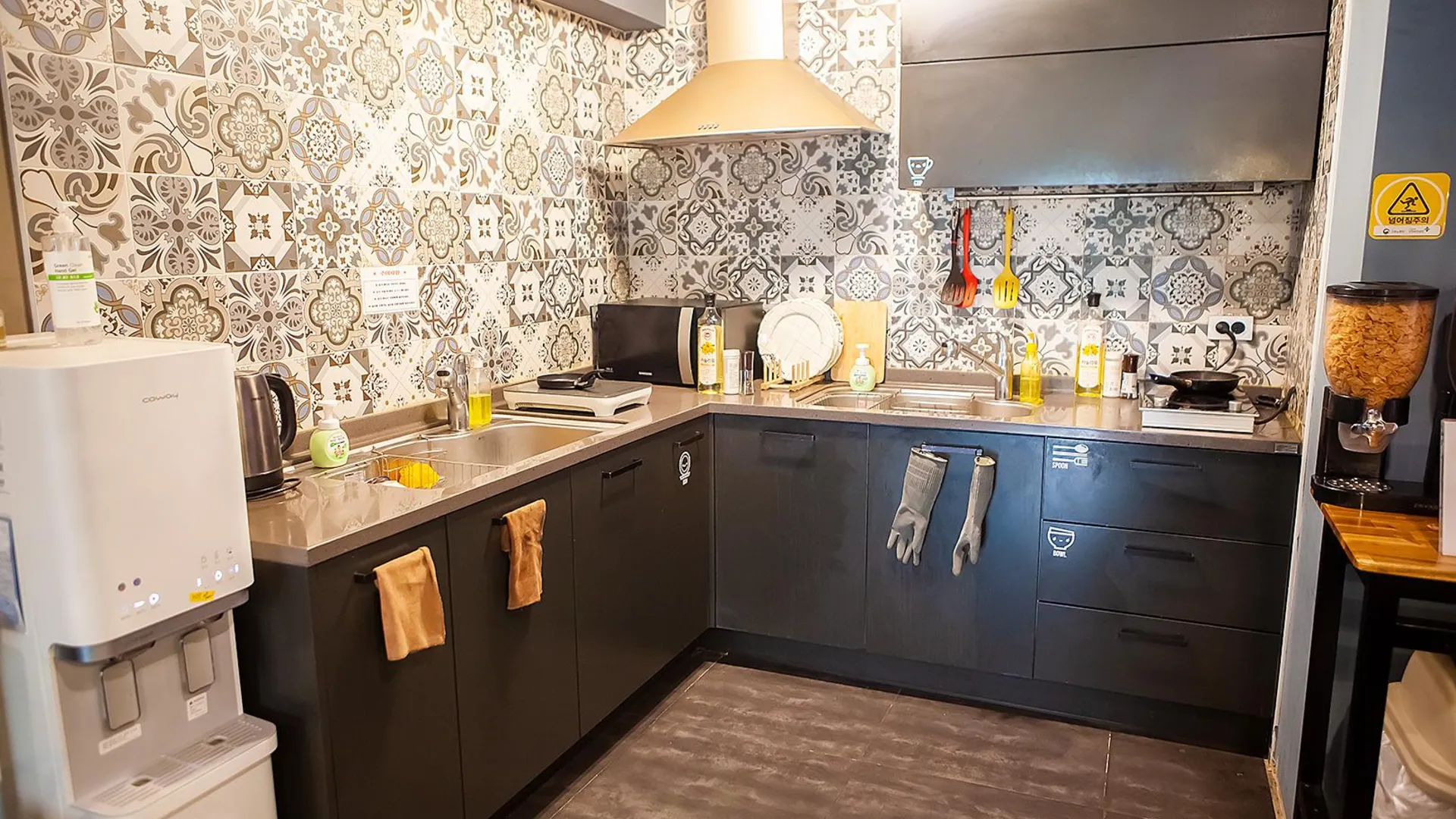 부산 미호재 부산역점 5성급 호텔 로비