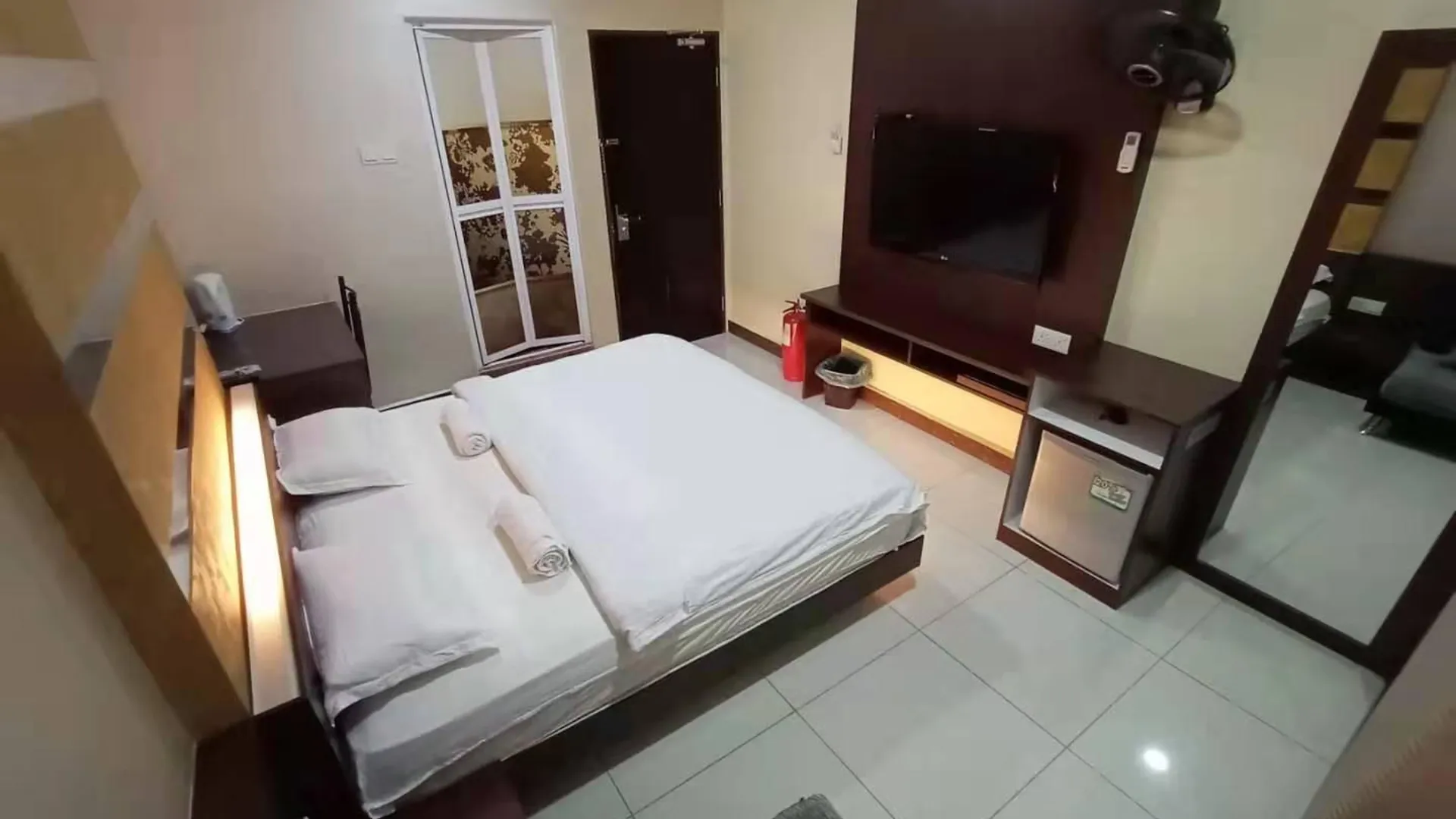 세리 만중 세리 만중의 아파트먼트 (500m², 침실 1개, 프라이빗 욕실 1개) 2성급 싱글룸 객실