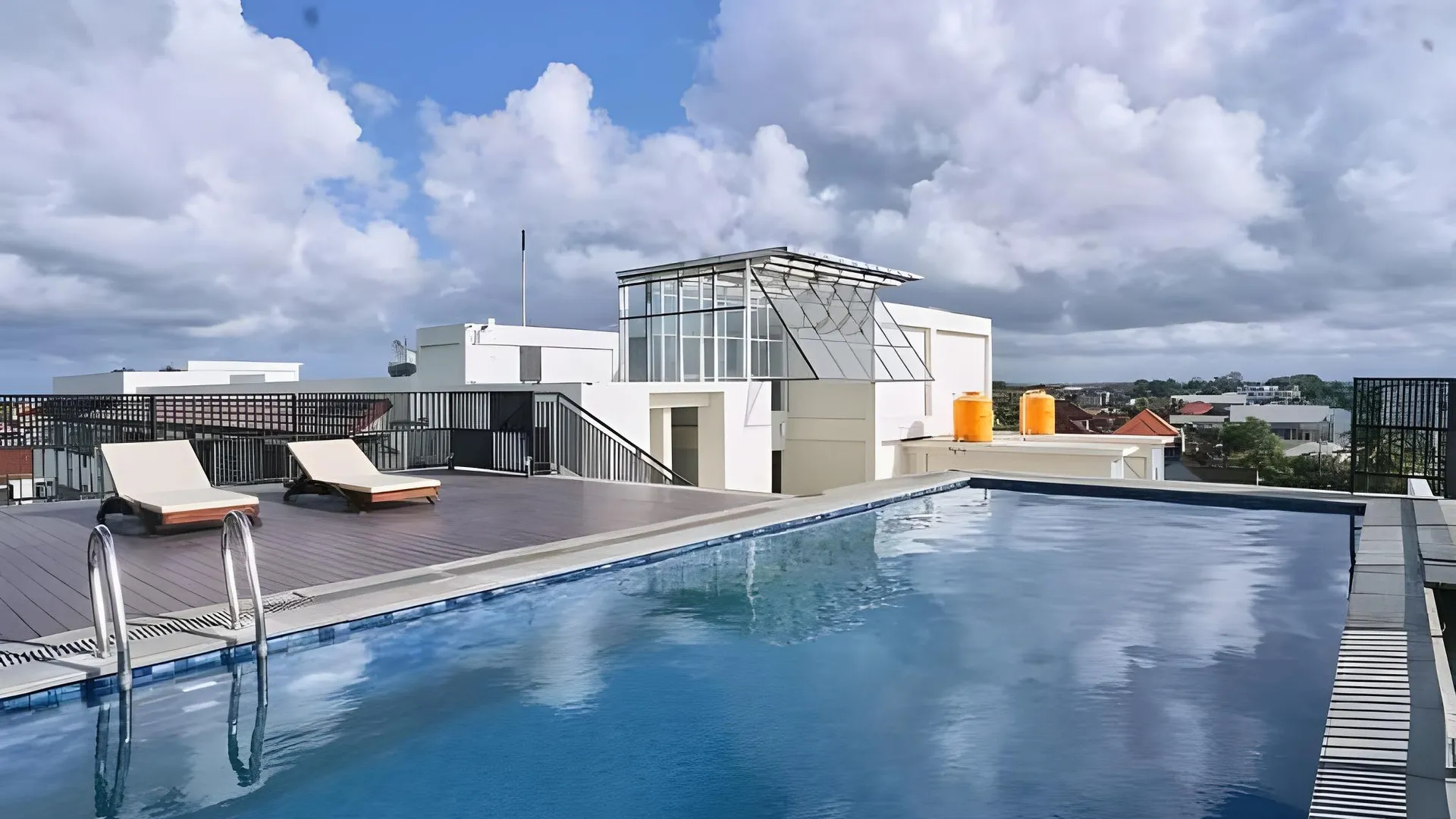 발리 호리슨 르 아만 발리 3성급 호텔 외관