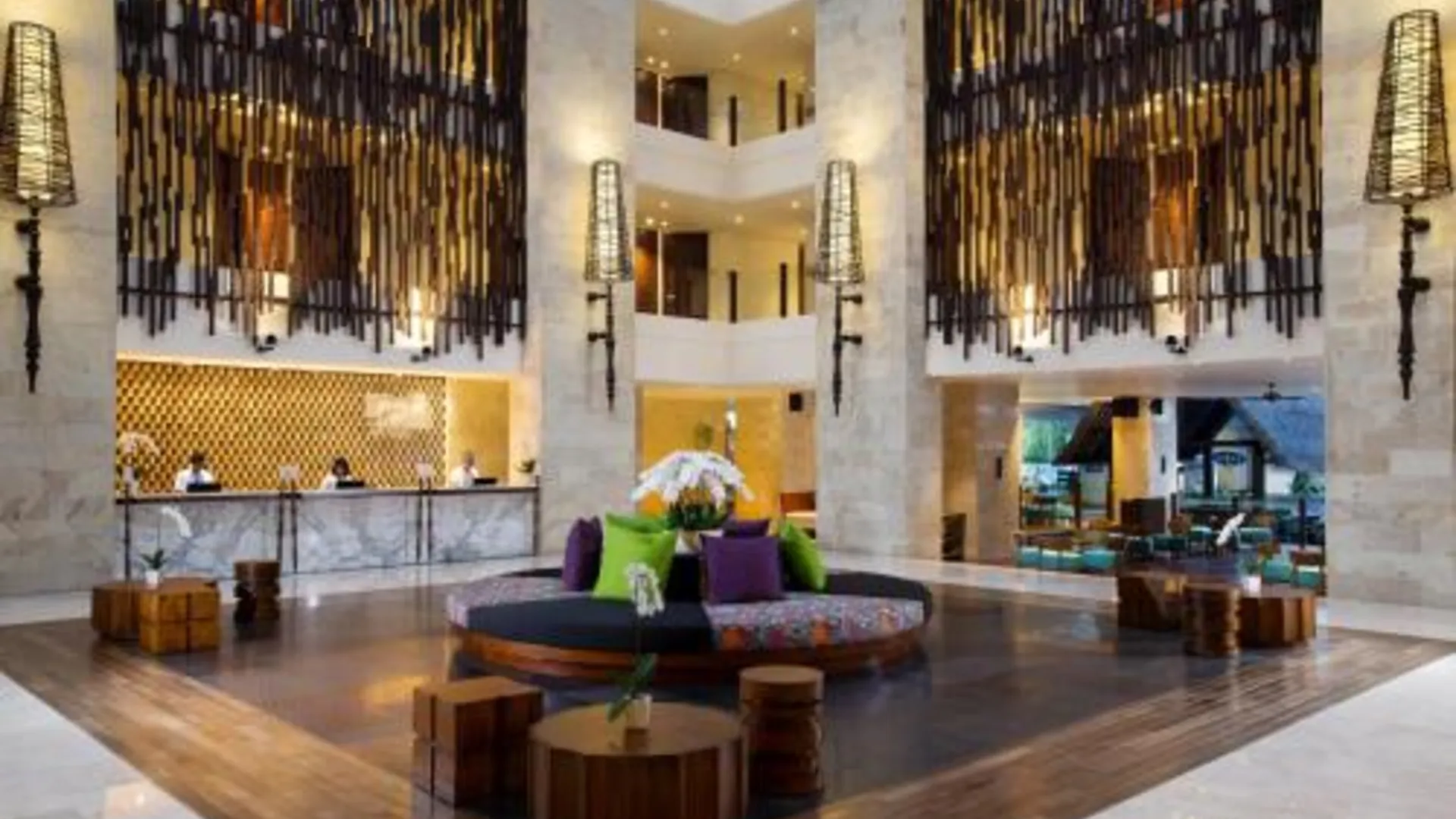 발리 홀리데이 인 리조트 발리 누사두아 바이 IHG 5성급 호텔 로비